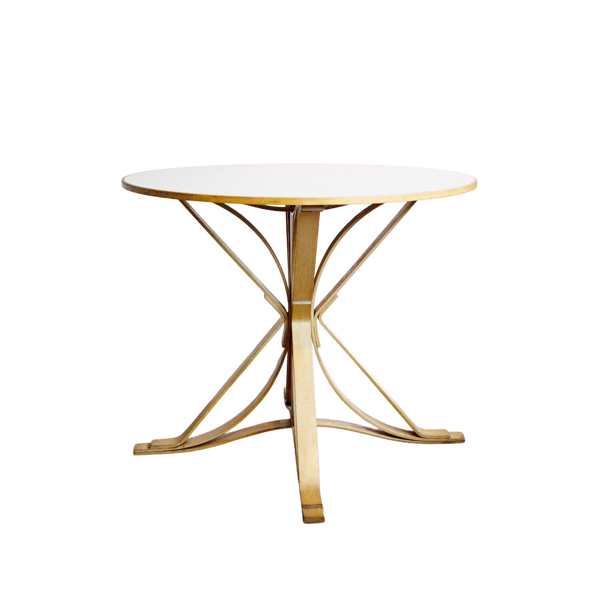 Knoll | Face Off Table