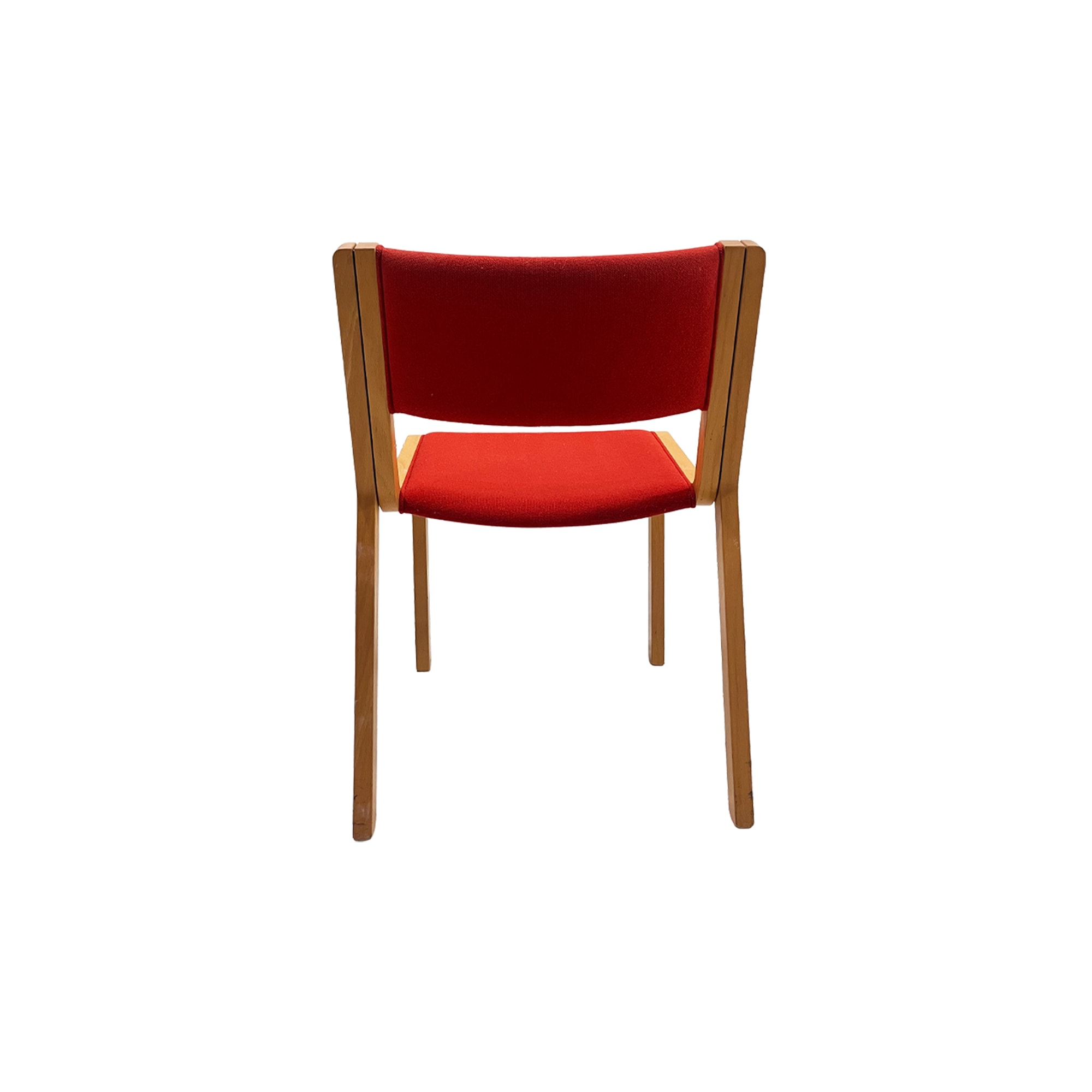 매그너스 올레센 Magnus Olesen | Model 45 Stackable Chair