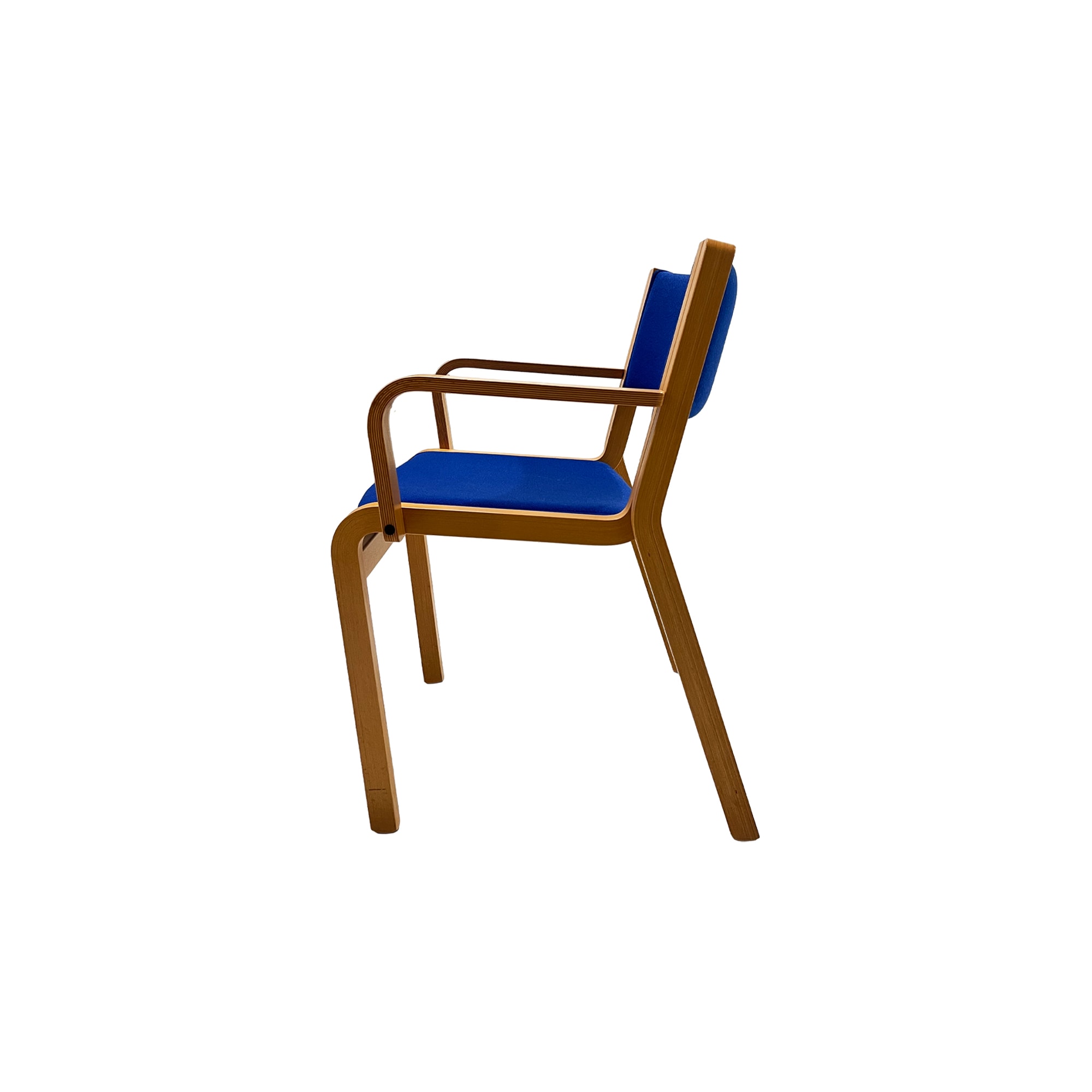 매그너스 올레센 Magnus Olesen | Model 45 Arm Chair