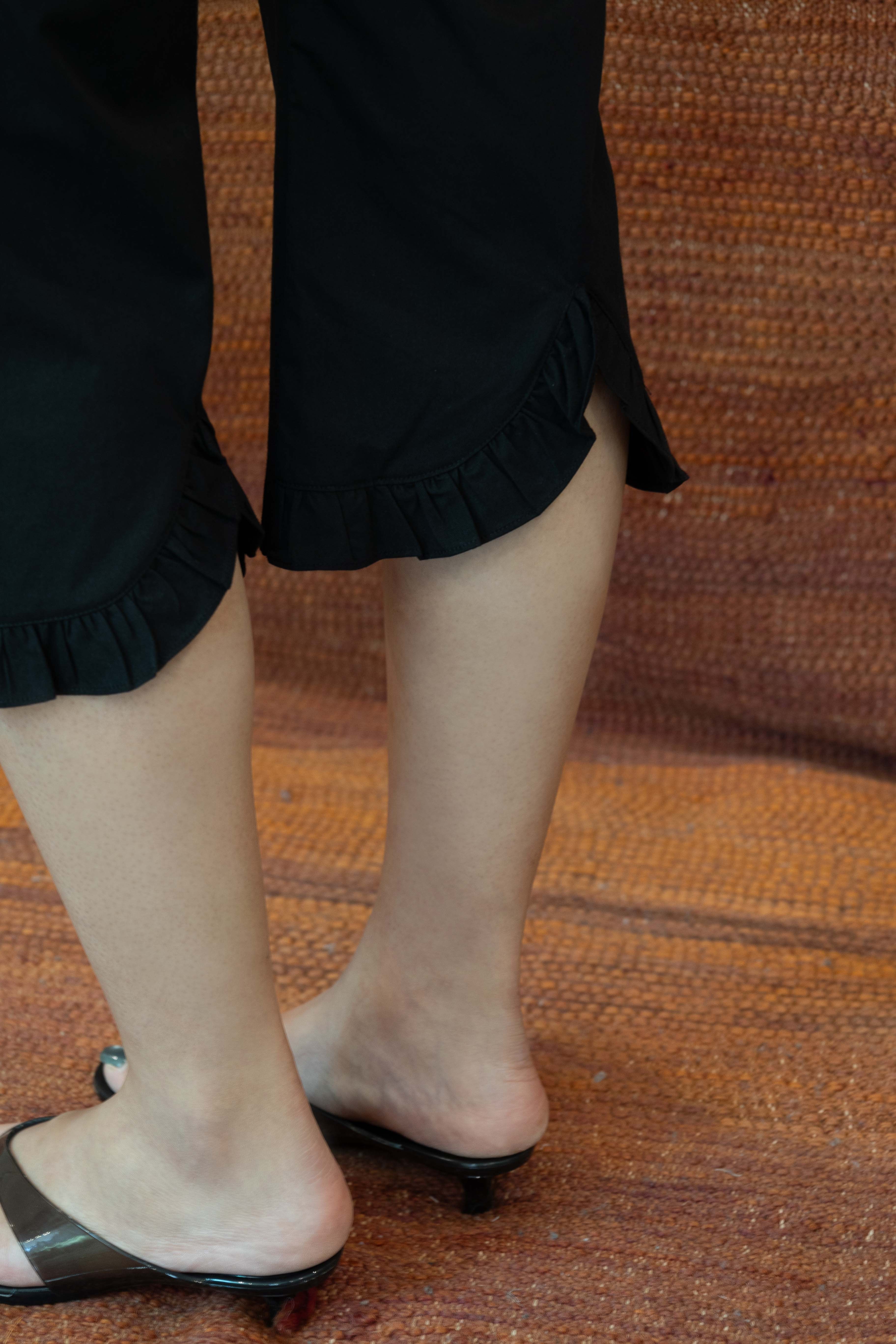 frill capri Pants