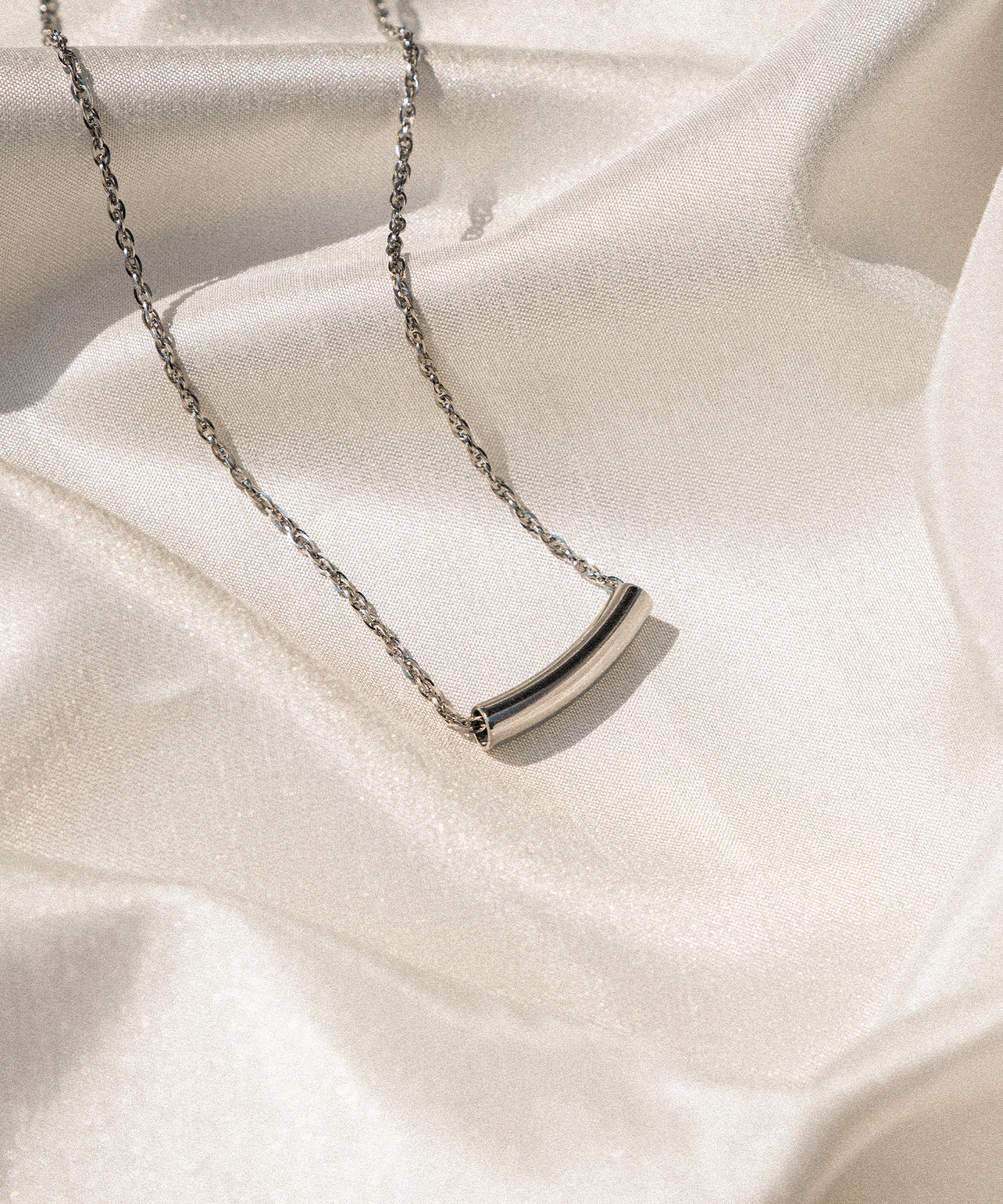 CURVE NECKLACE #1