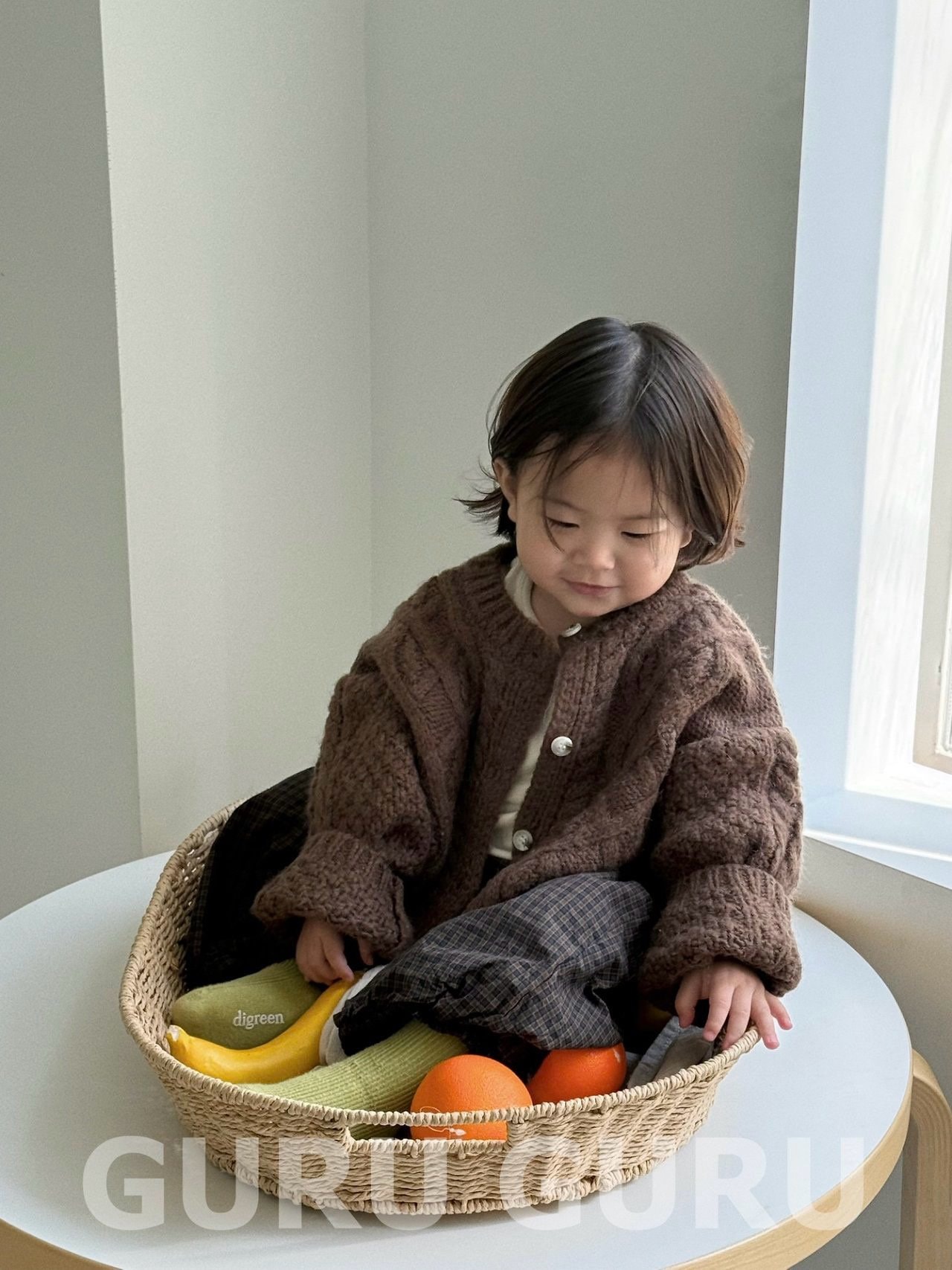 B.꽈배기니트가디건