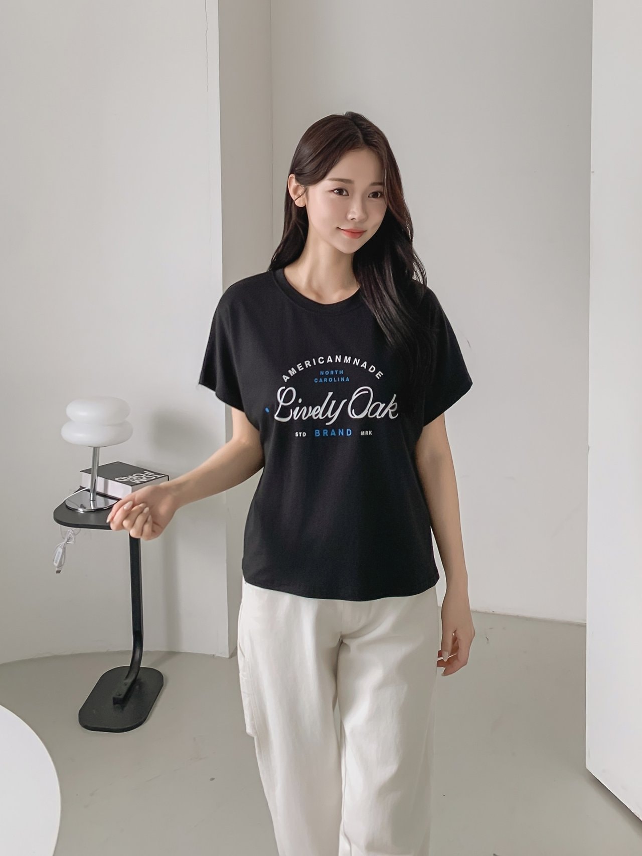 라이블리오크 레터링 반팔티 여성 루즈핏 데일리 티셔츠