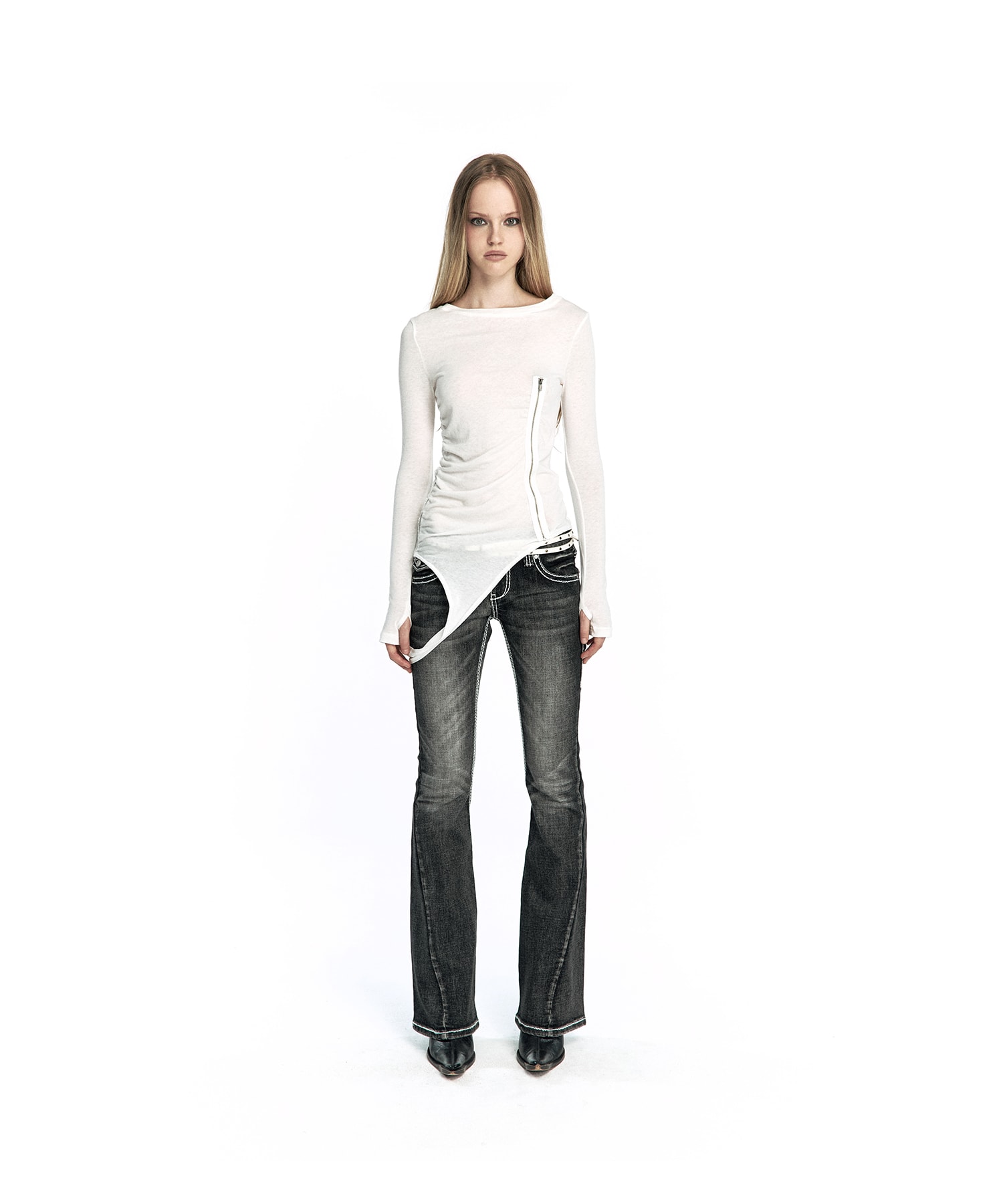 [Restock 10.13] Cut-Out Slash Zip Longsleeve Ivory