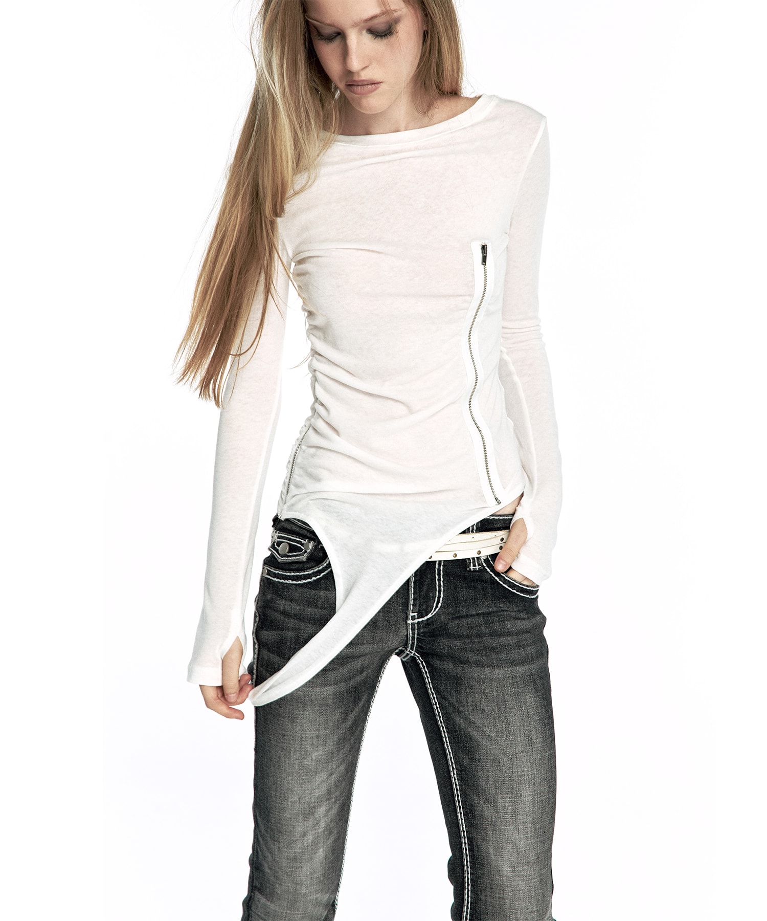[Restock 10.13] Cut-Out Slash Zip Longsleeve Ivory