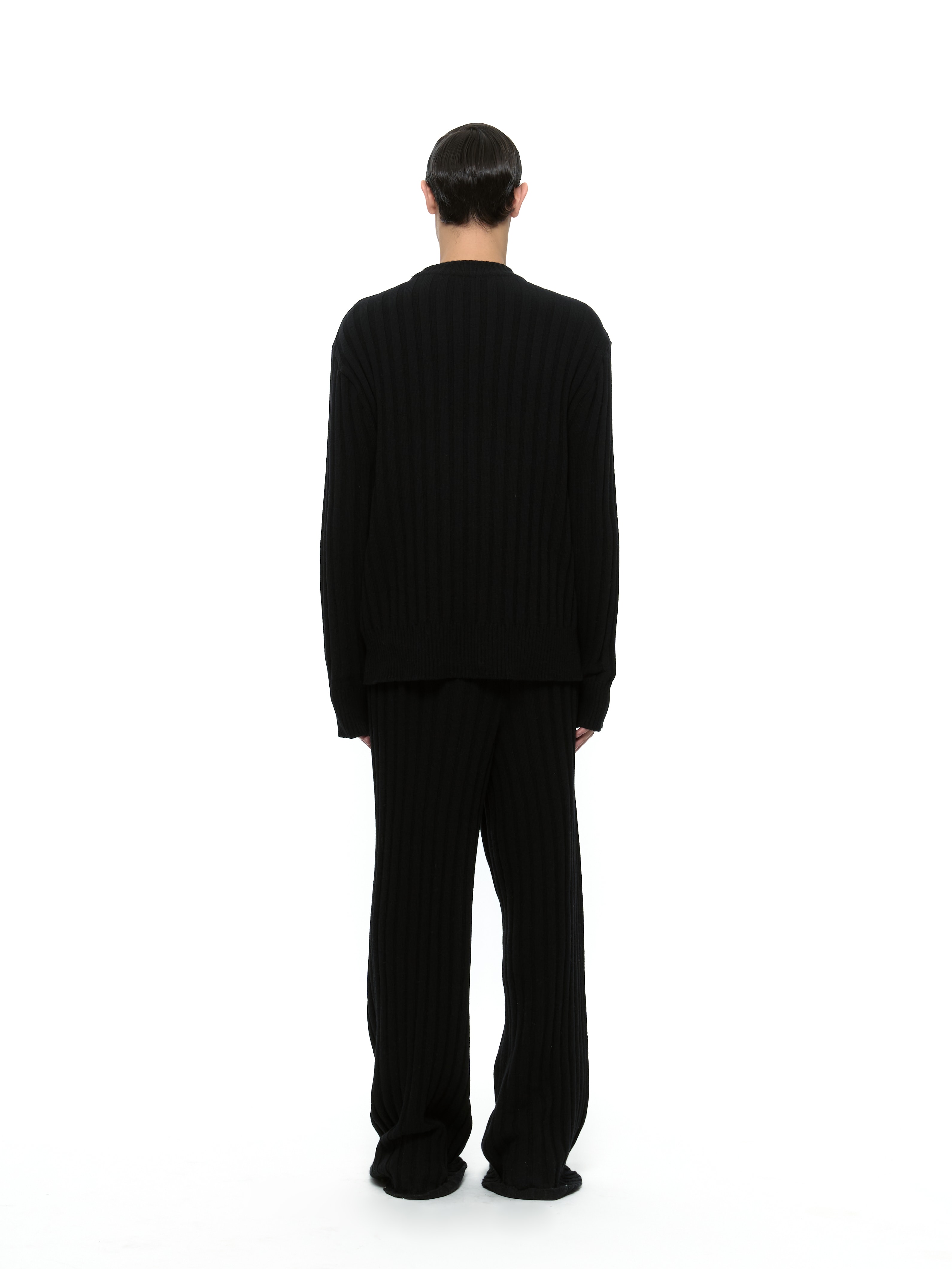MERINO WOOL SWEATER (BLACK)