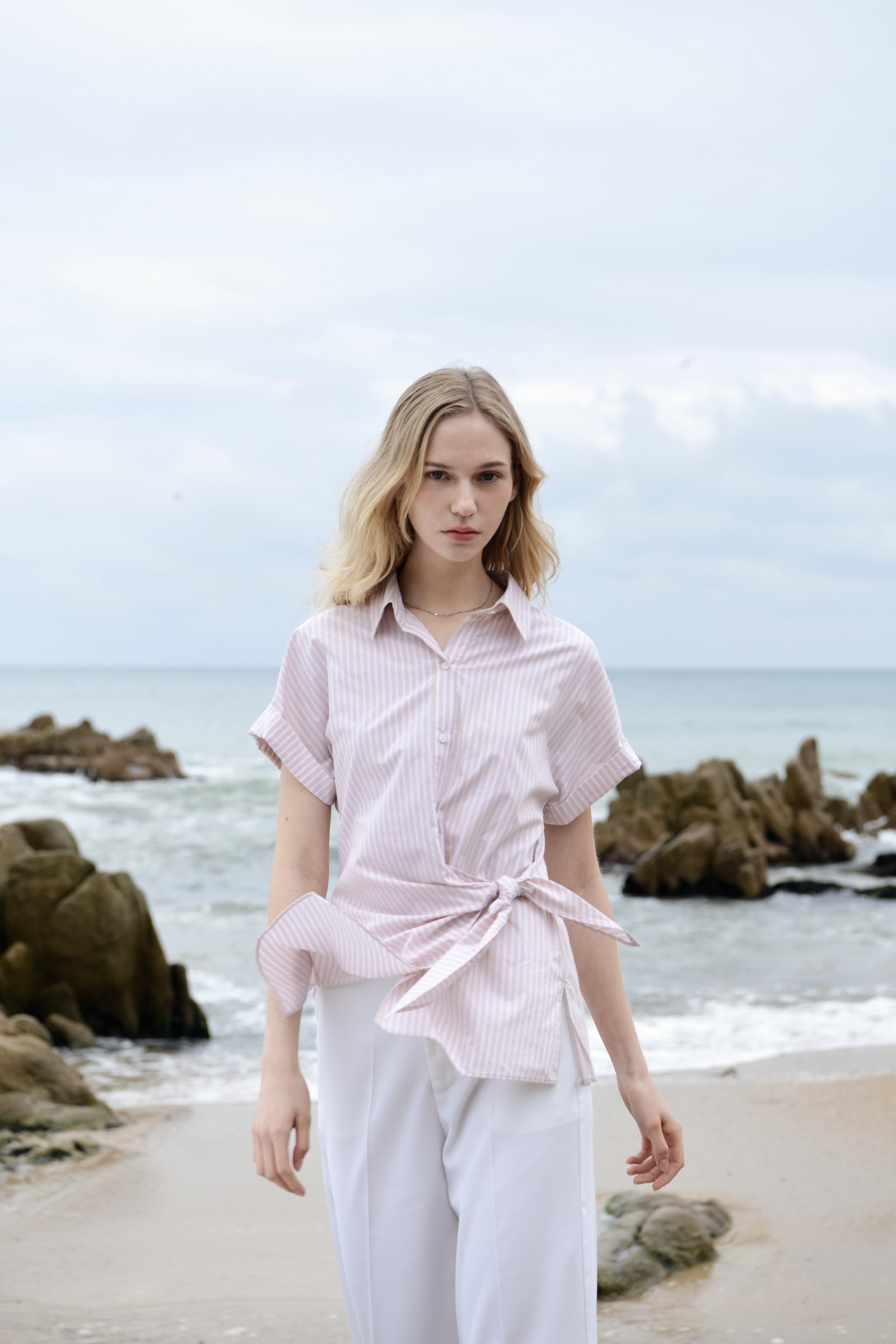 [Re-stock] W'S STRIPE WAIST-TIE BLOUSE (Adult)