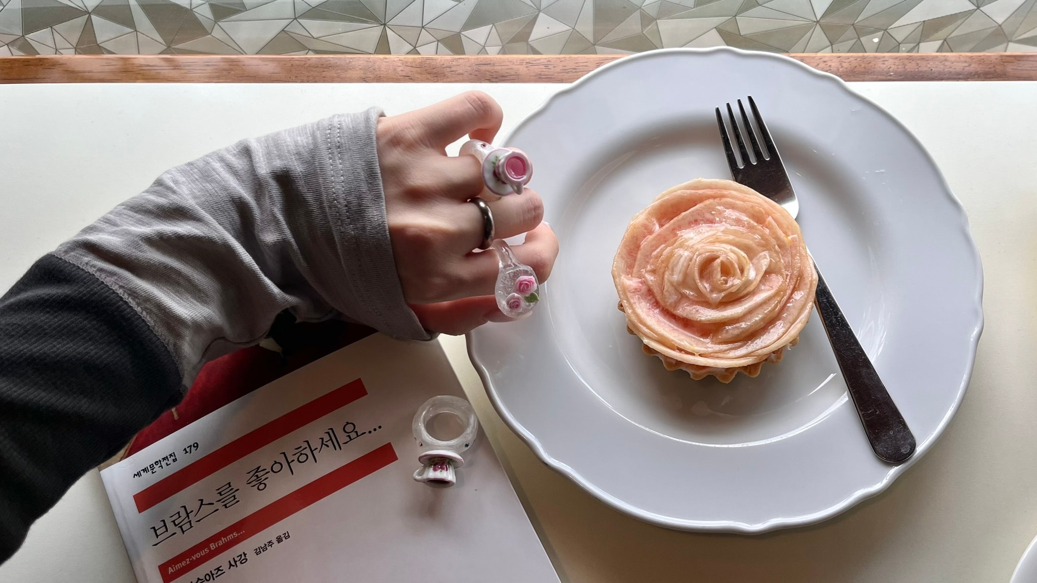 11월 중순 예약발송_[울퉁불퉁] 장미 물방울