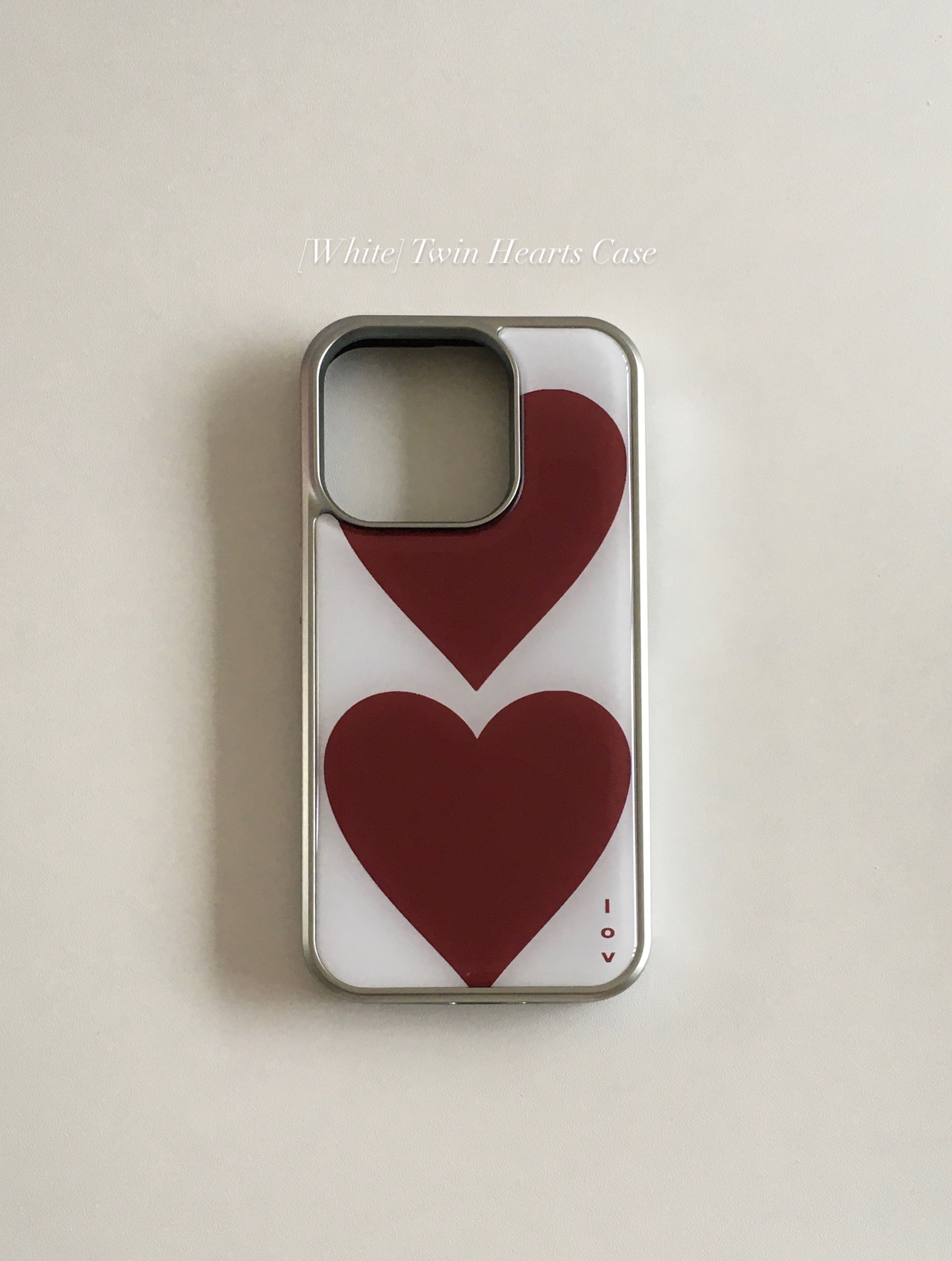 [White] Twin Hearts