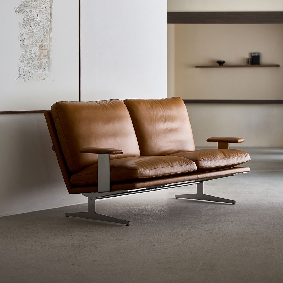 NO12. 1490 Leather Lounge Sofa (2-seater tray)