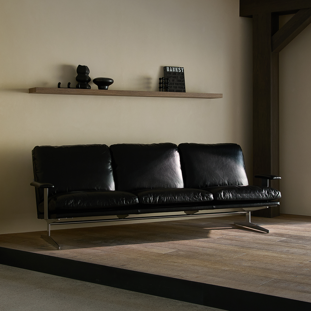 NO12. 2140 Leather Lounge Sofa (3-seater tray)
