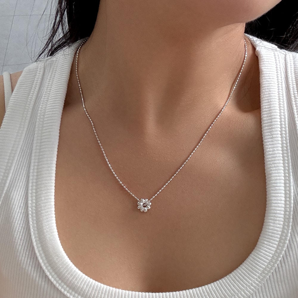 clover loop necklace_mvn66