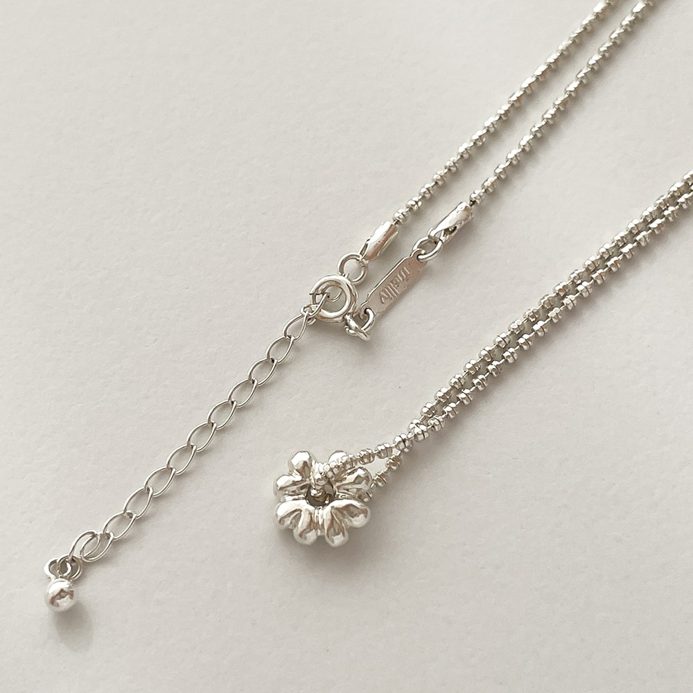 clover loop necklace_mvn66