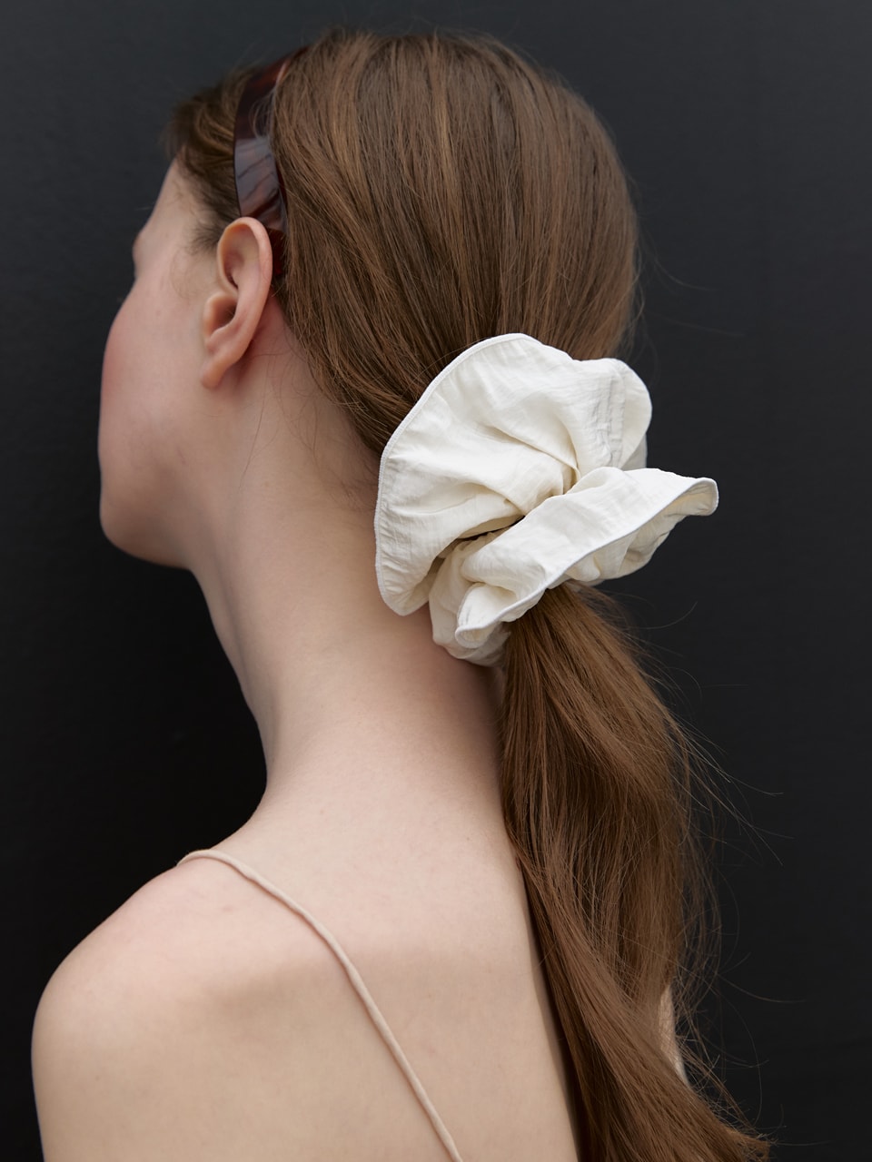 Airy Flow Scrunchie (oatmeal Beige)