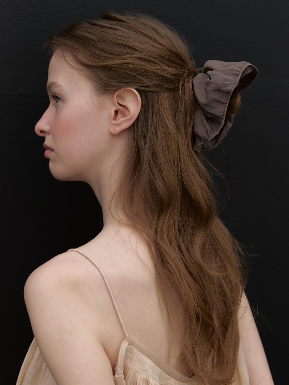 Airy Flow Scrunchie (cocoa brown)