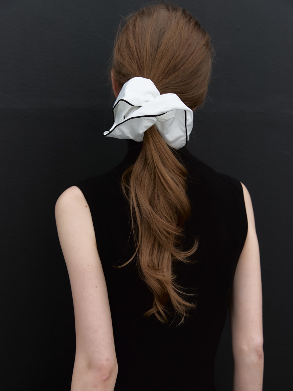 Silky Drape Scrunchie (edge black)