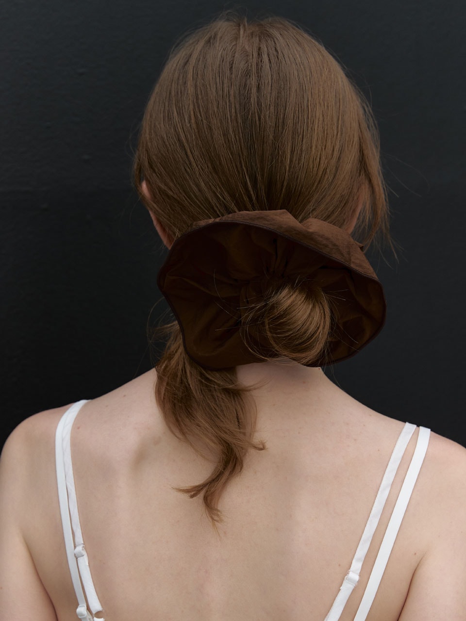 Crisp Volume Scrunchie (dark brown)