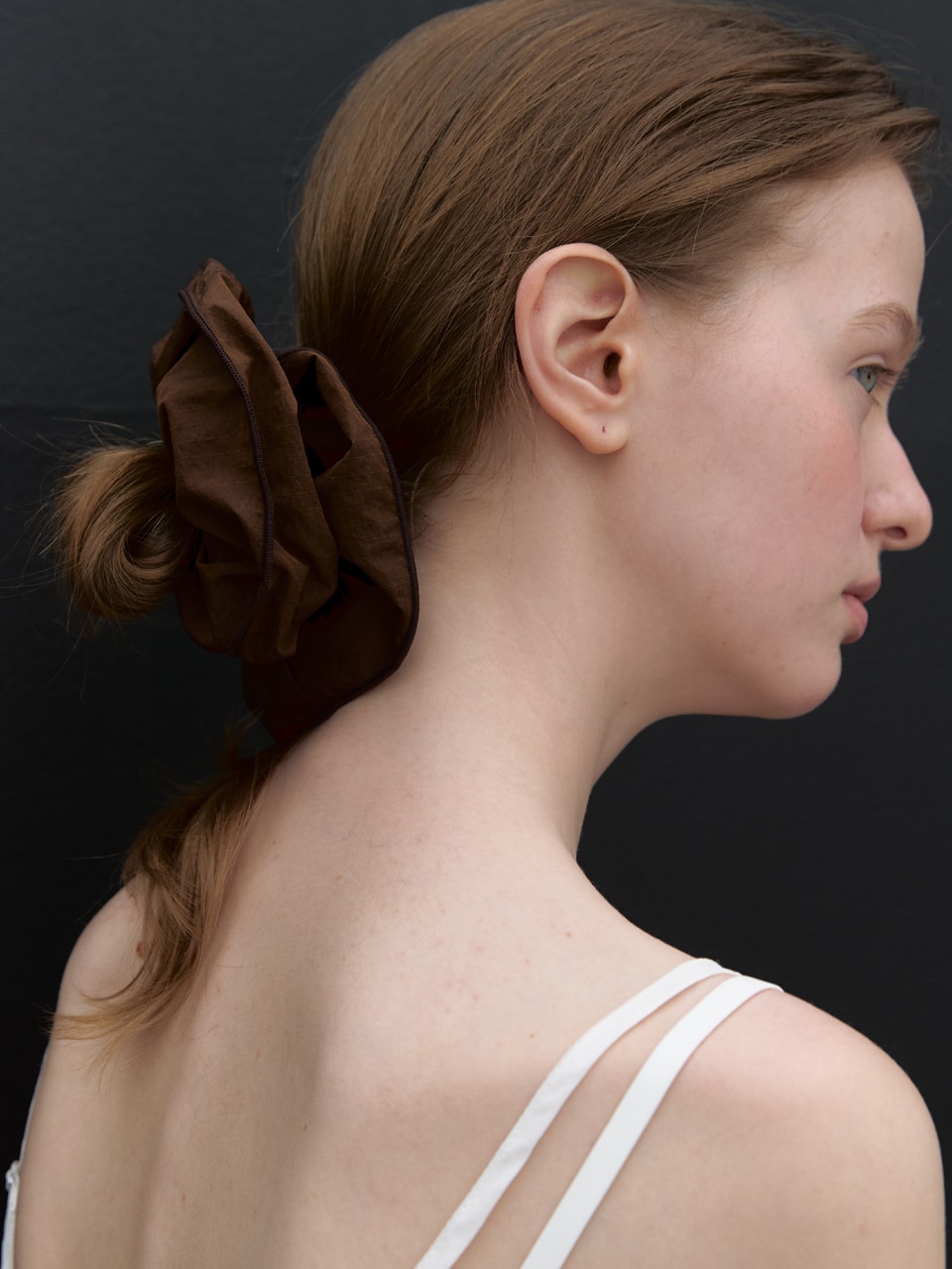 Crisp Volume Scrunchie (dark brown)