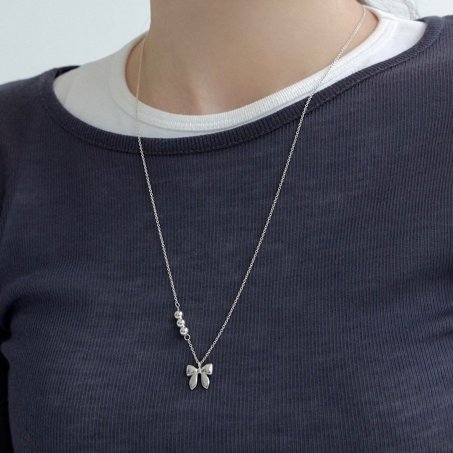 [Disney] Ribbon ball long necklace