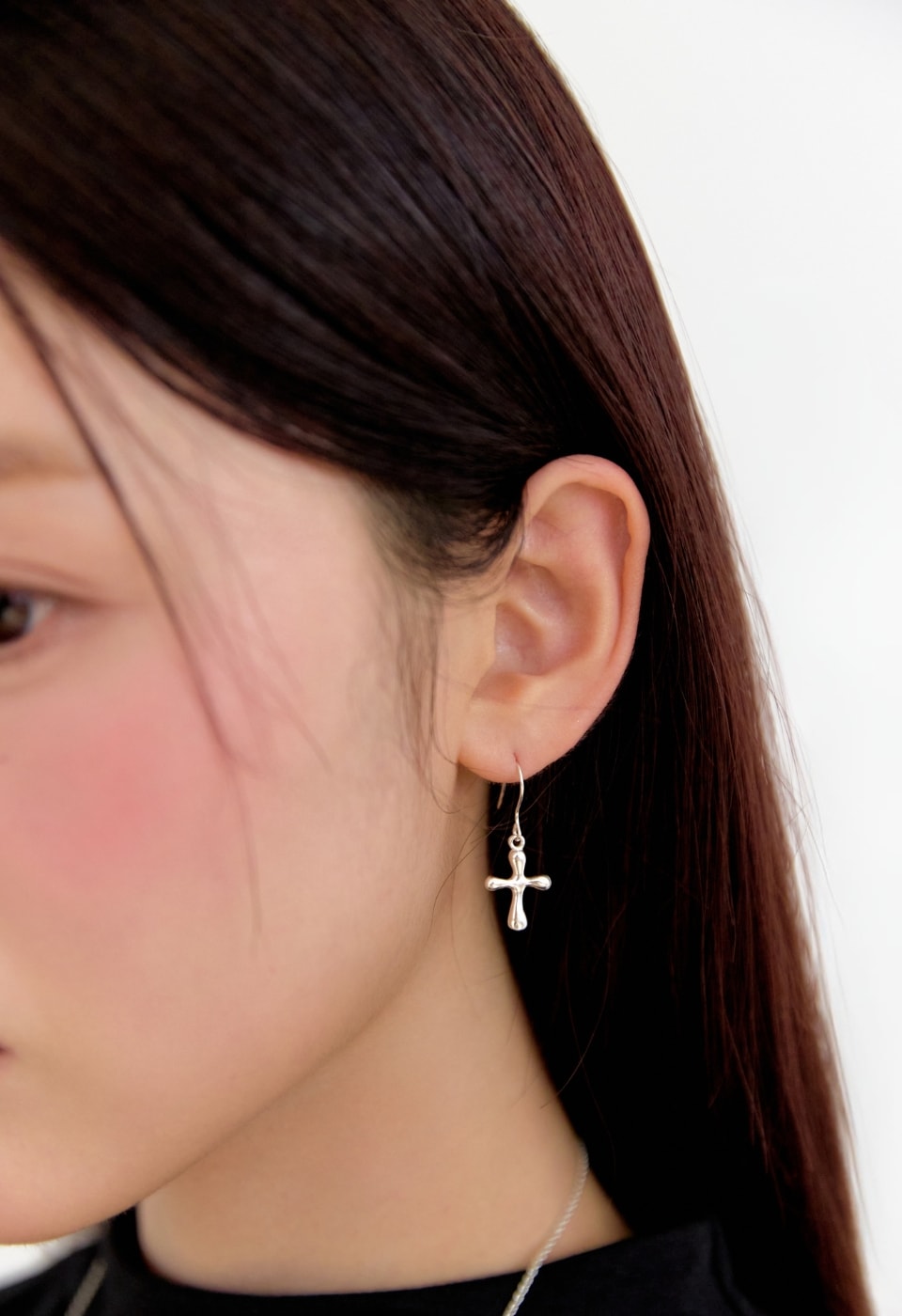 Cross melting earrings