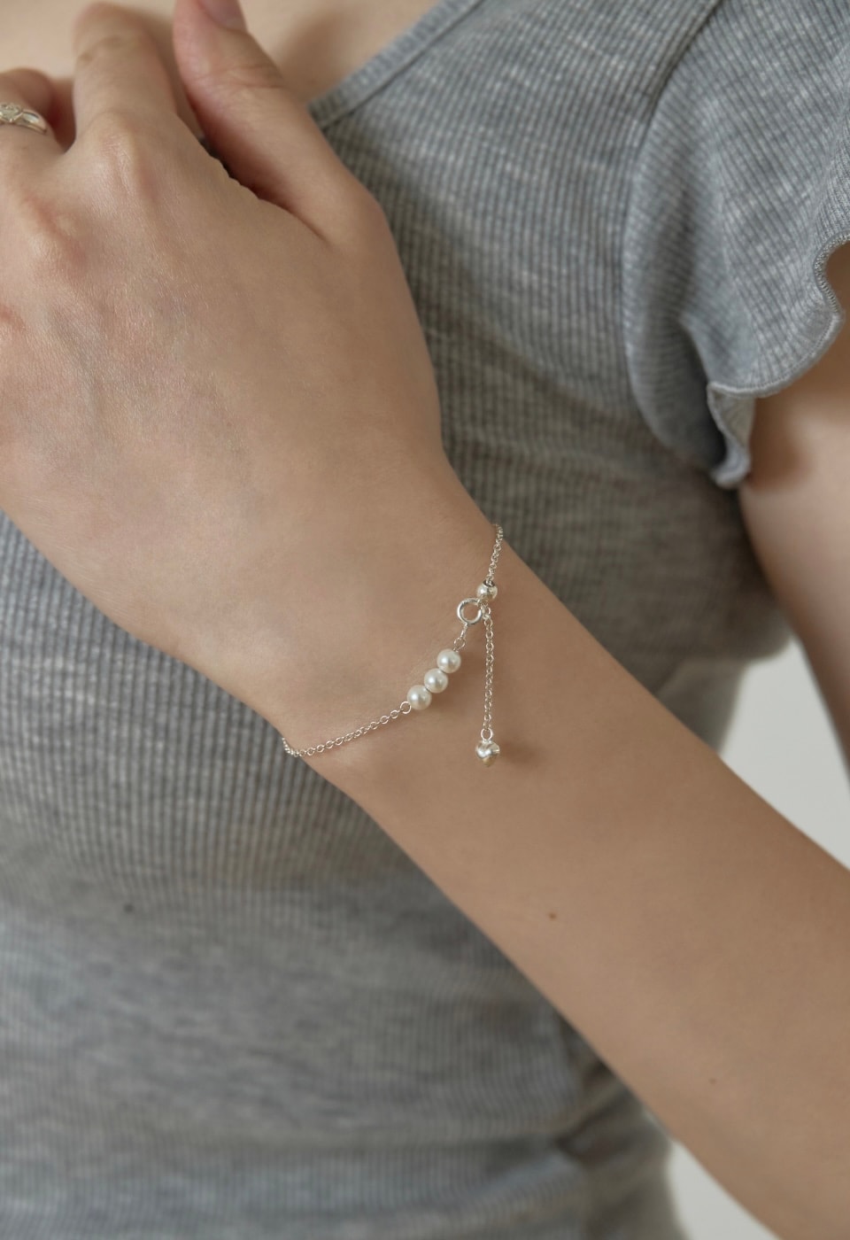 Three pearl drop bracelet