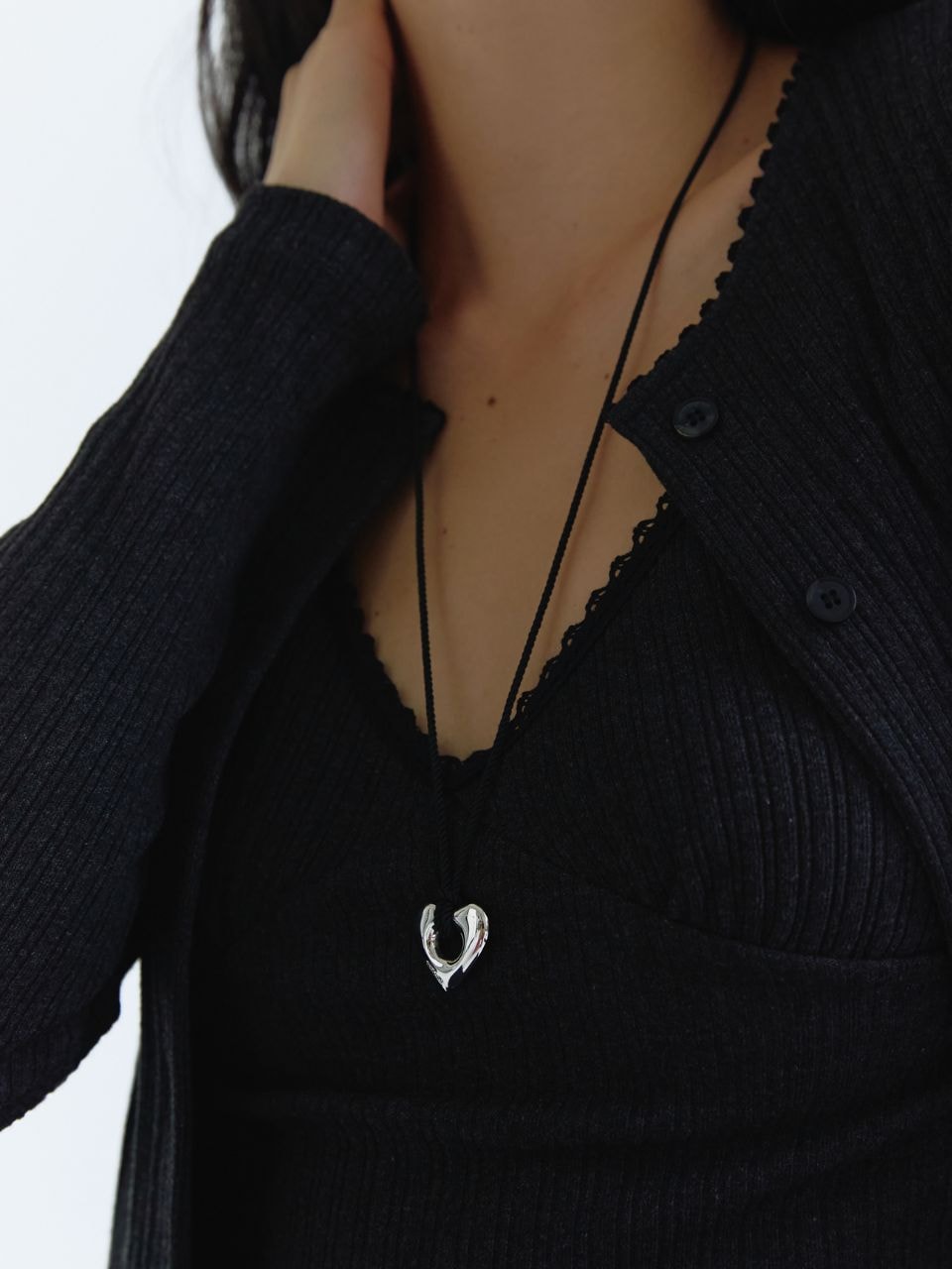 Heart hall string necklace