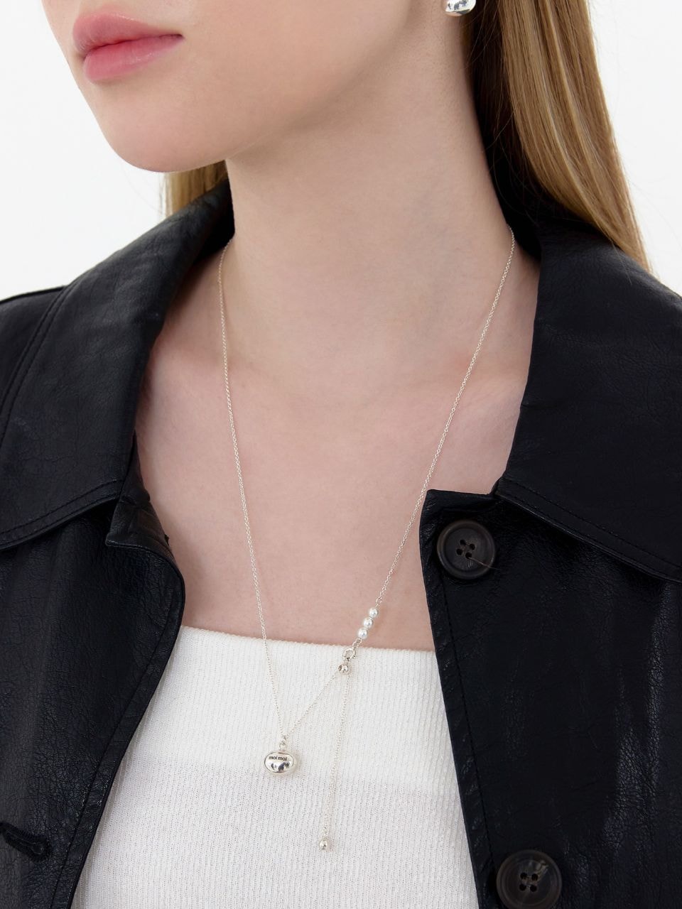 Oval pearl drop necklace