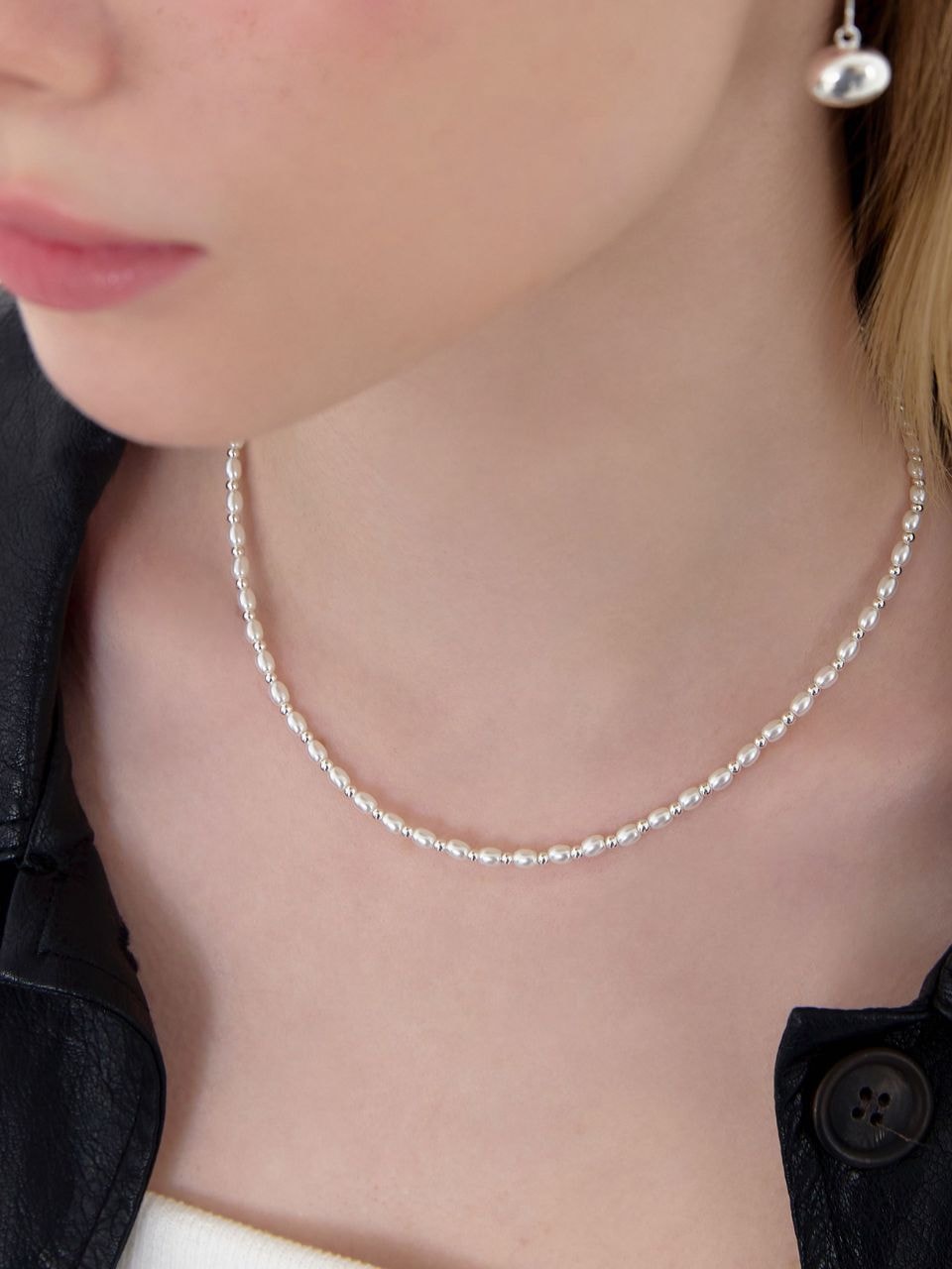 Rice pearl ball necklace
