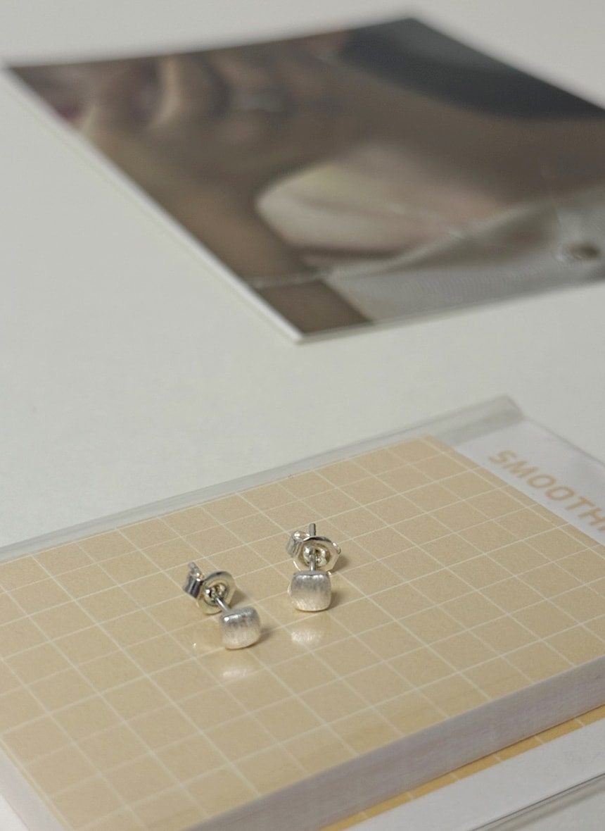 Suji Mini Cube Earring