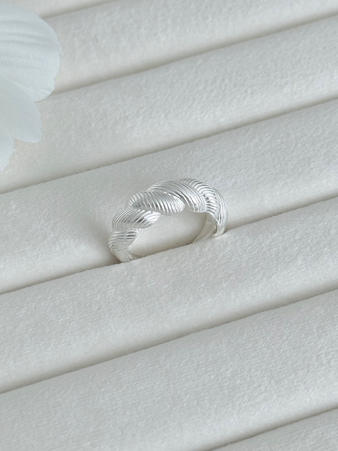 Mellow Twist Open Ring