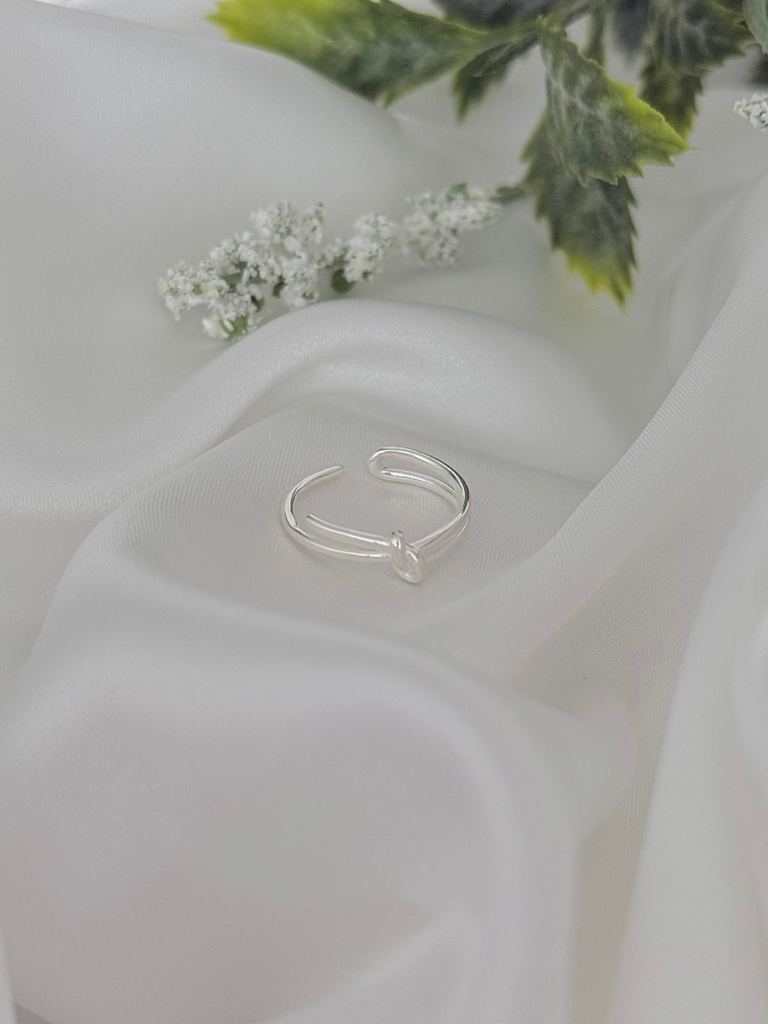 Two Knot Open Ring