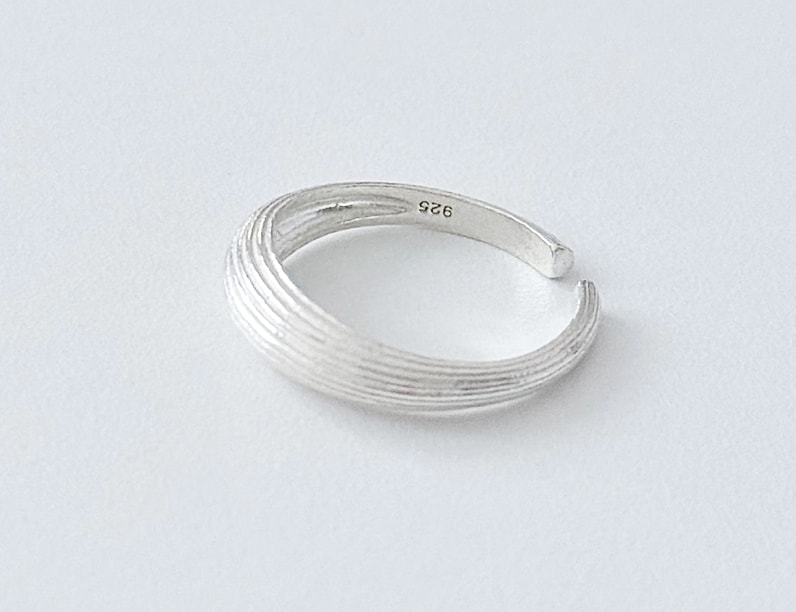 Comb Texture Open Ring