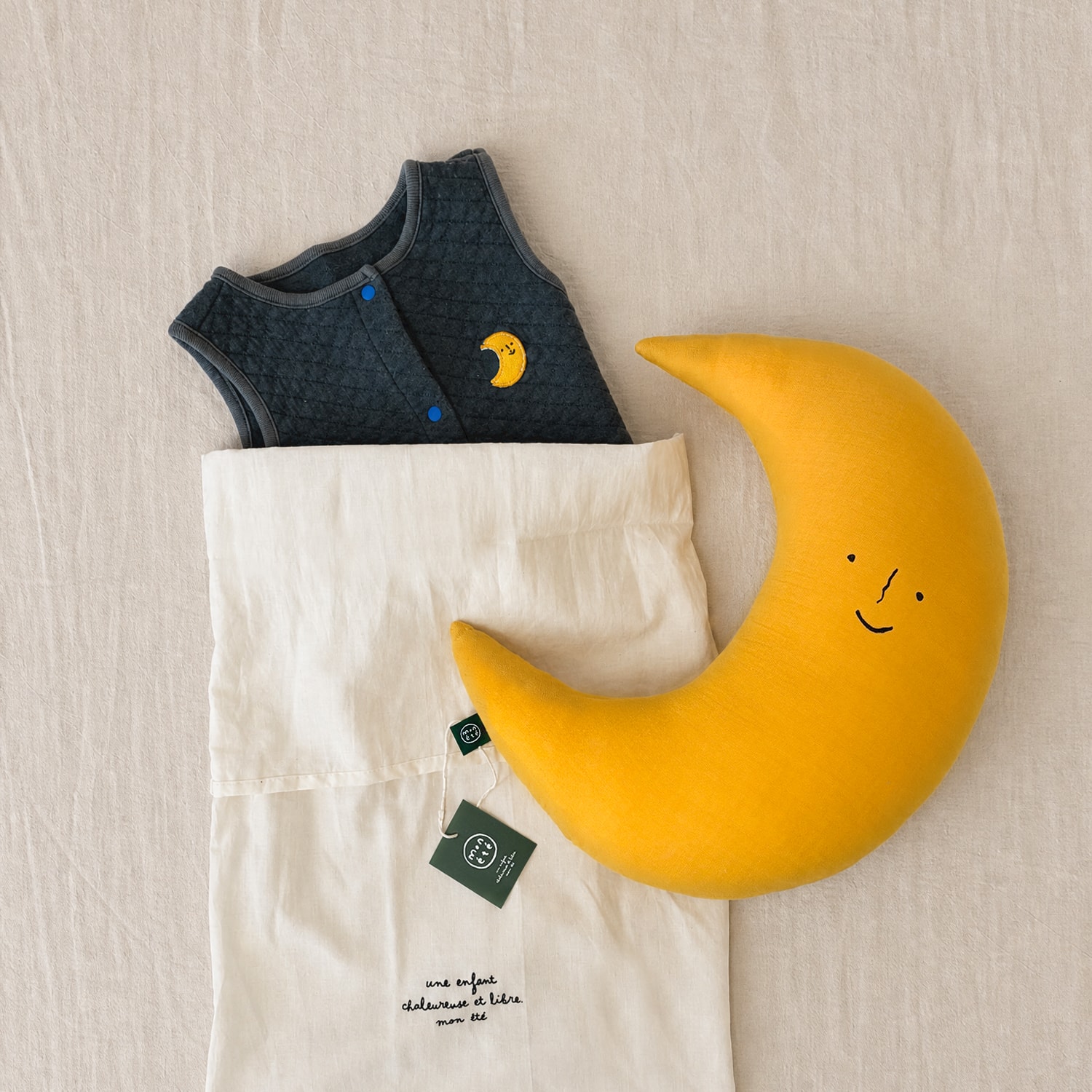 Gift Set [ Sleep Vest & Signature Cushion ]