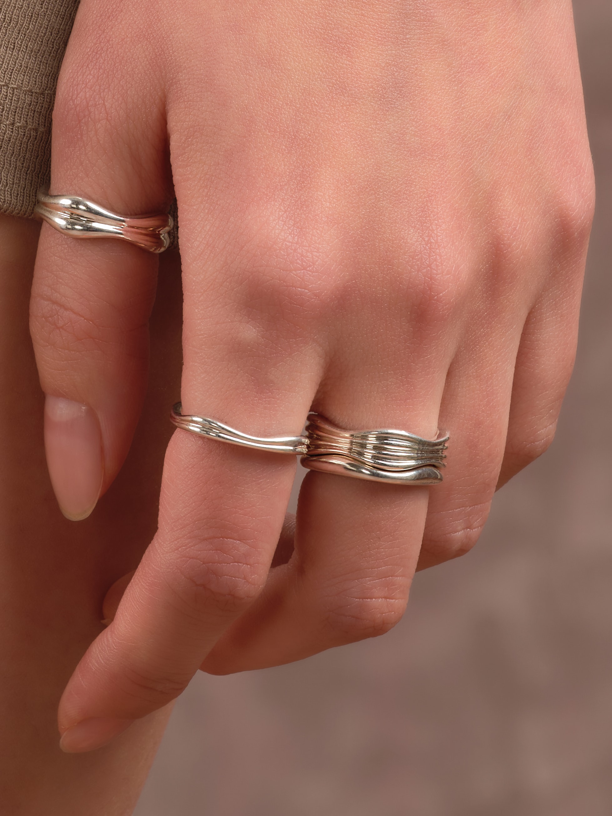 Layered wave ring