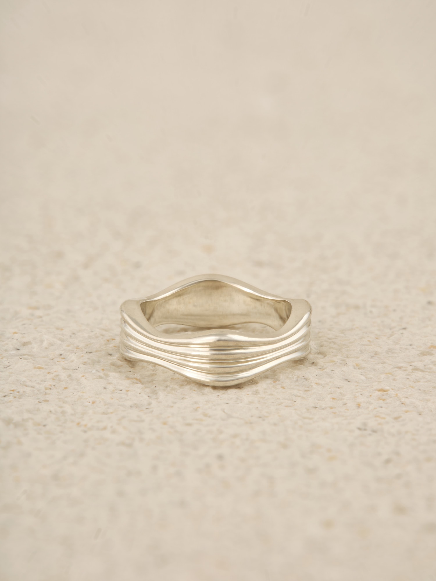 Layered wave ring