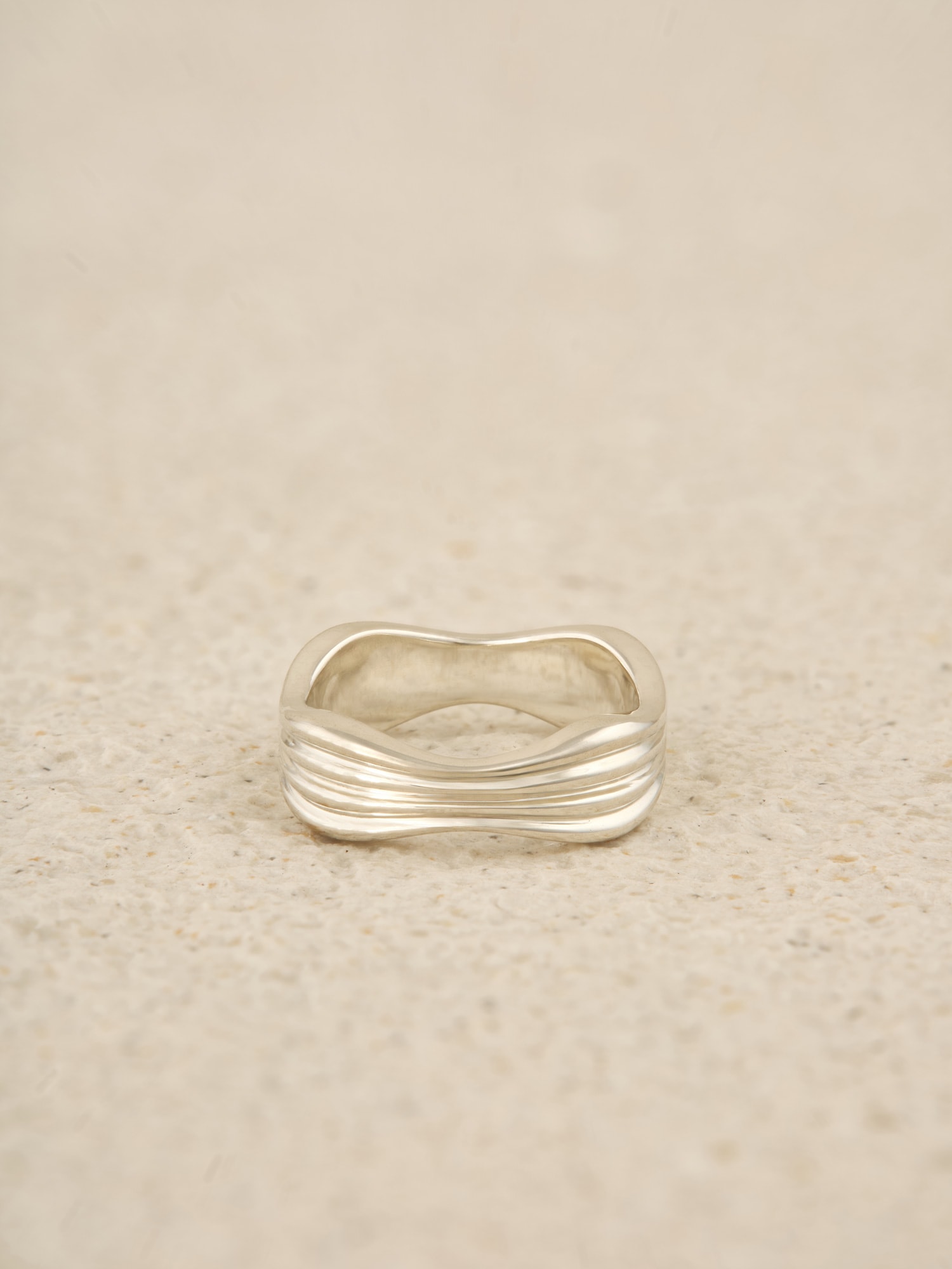 Layered wave ring