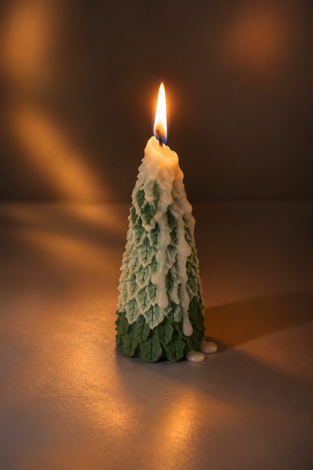 Snow Leaf Tree Candle–2 Sizes
