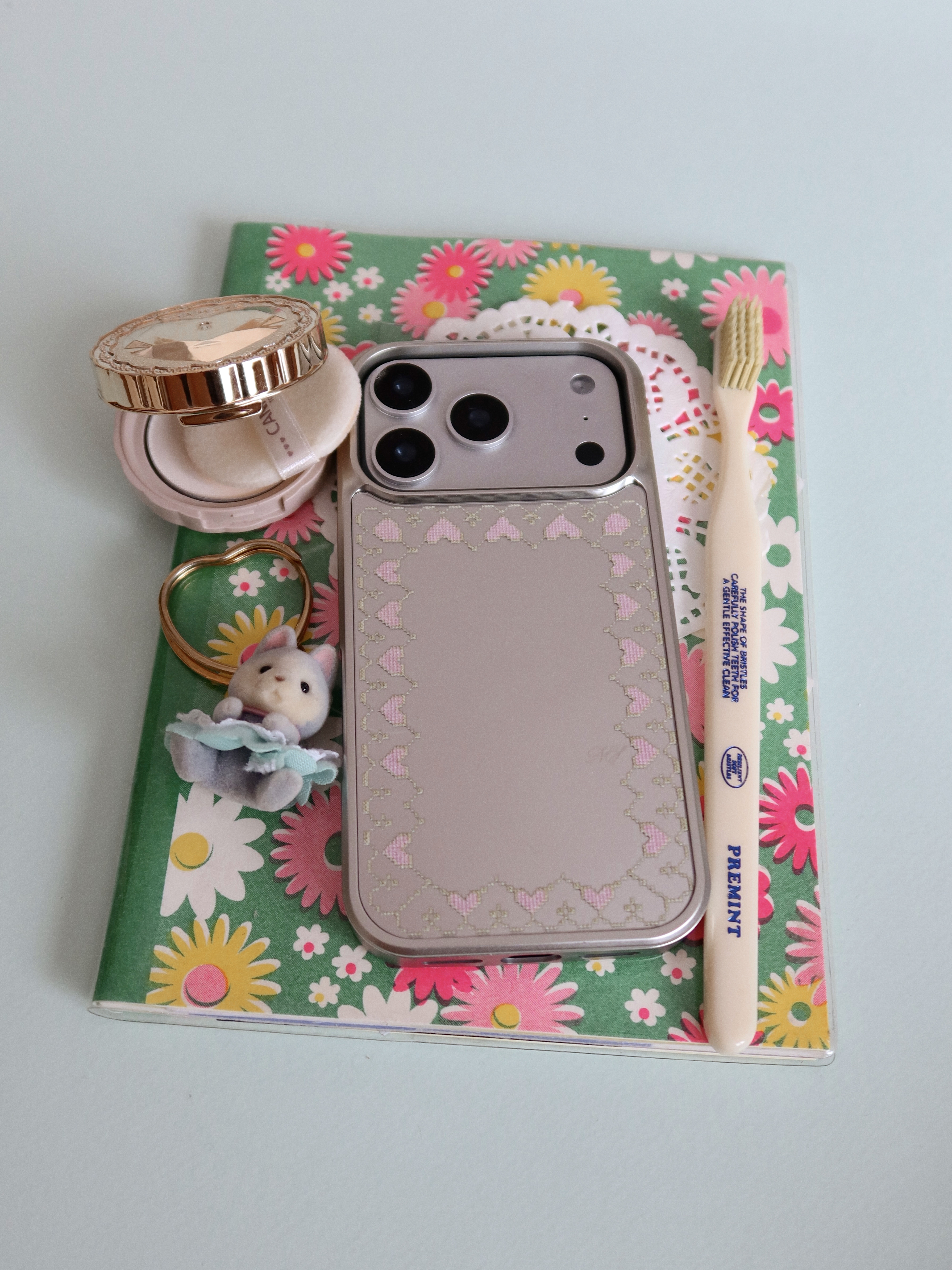 HEART FRAME SILVER BUMPER CASE (MAGSAFE MIRROR)