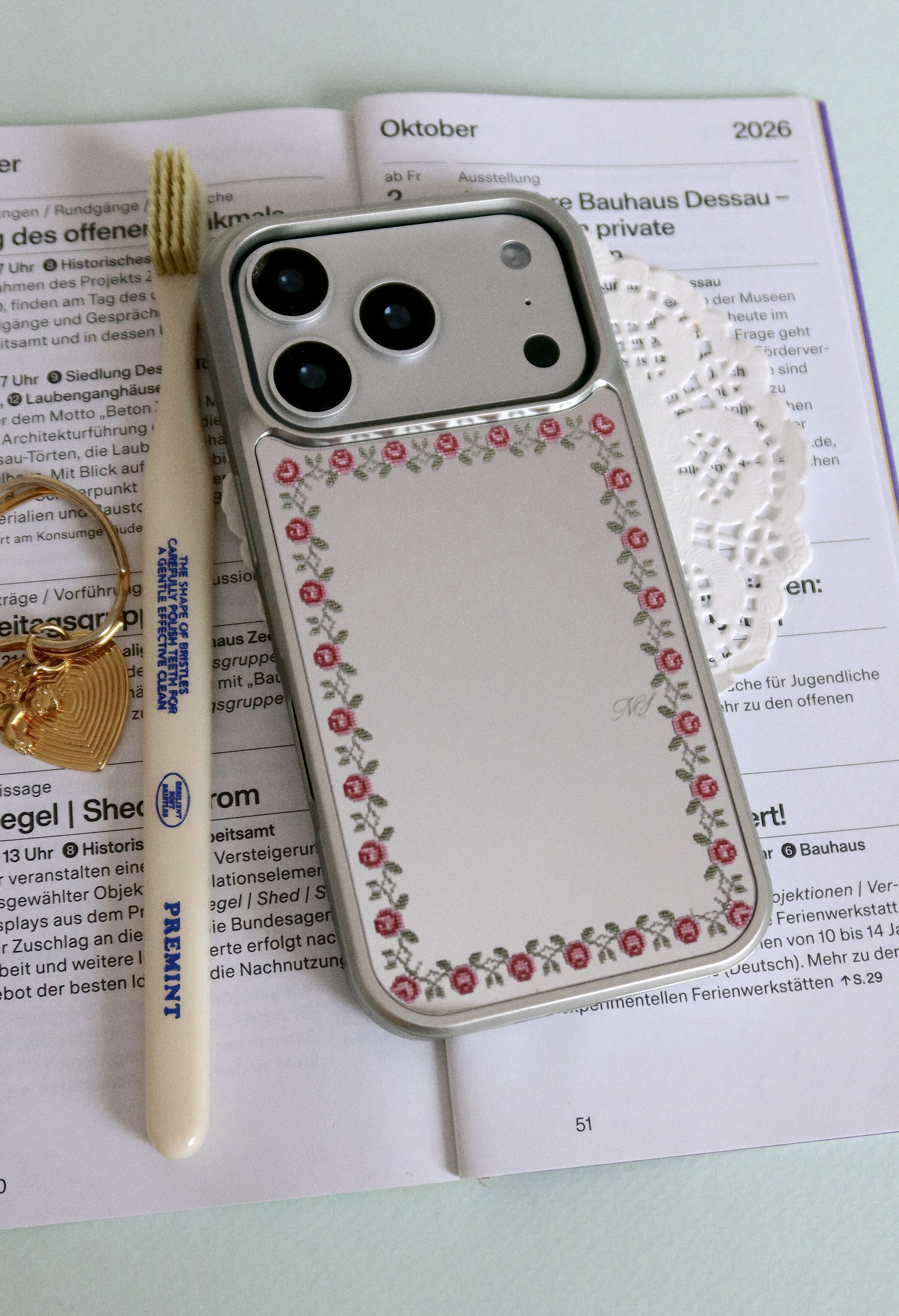 ROSE VINE SILVER BUMPER CASE (MAGSAFE MIRROR)