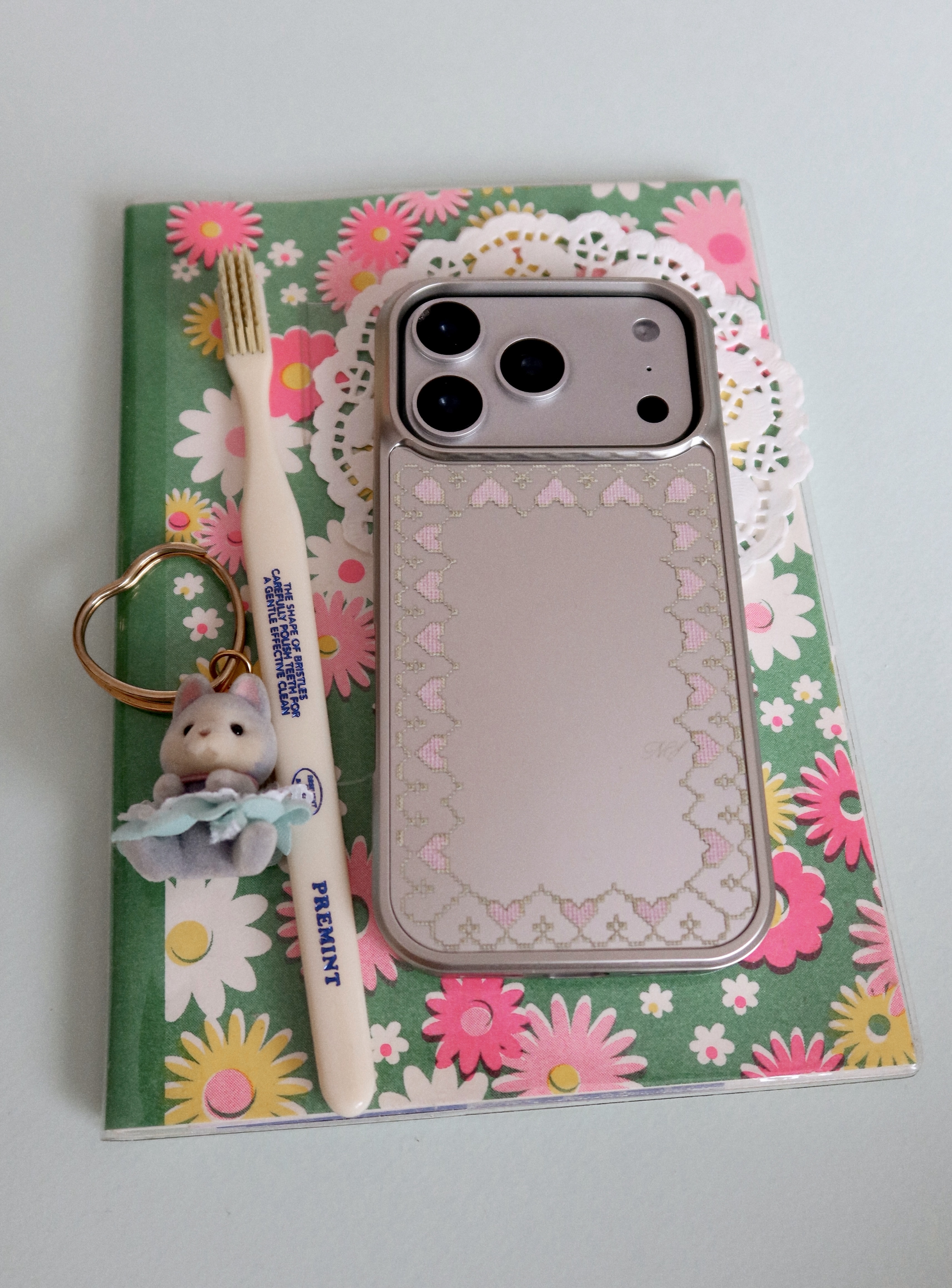 HEART FRAME SILVER BUMPER CASE (MAGSAFE MIRROR)