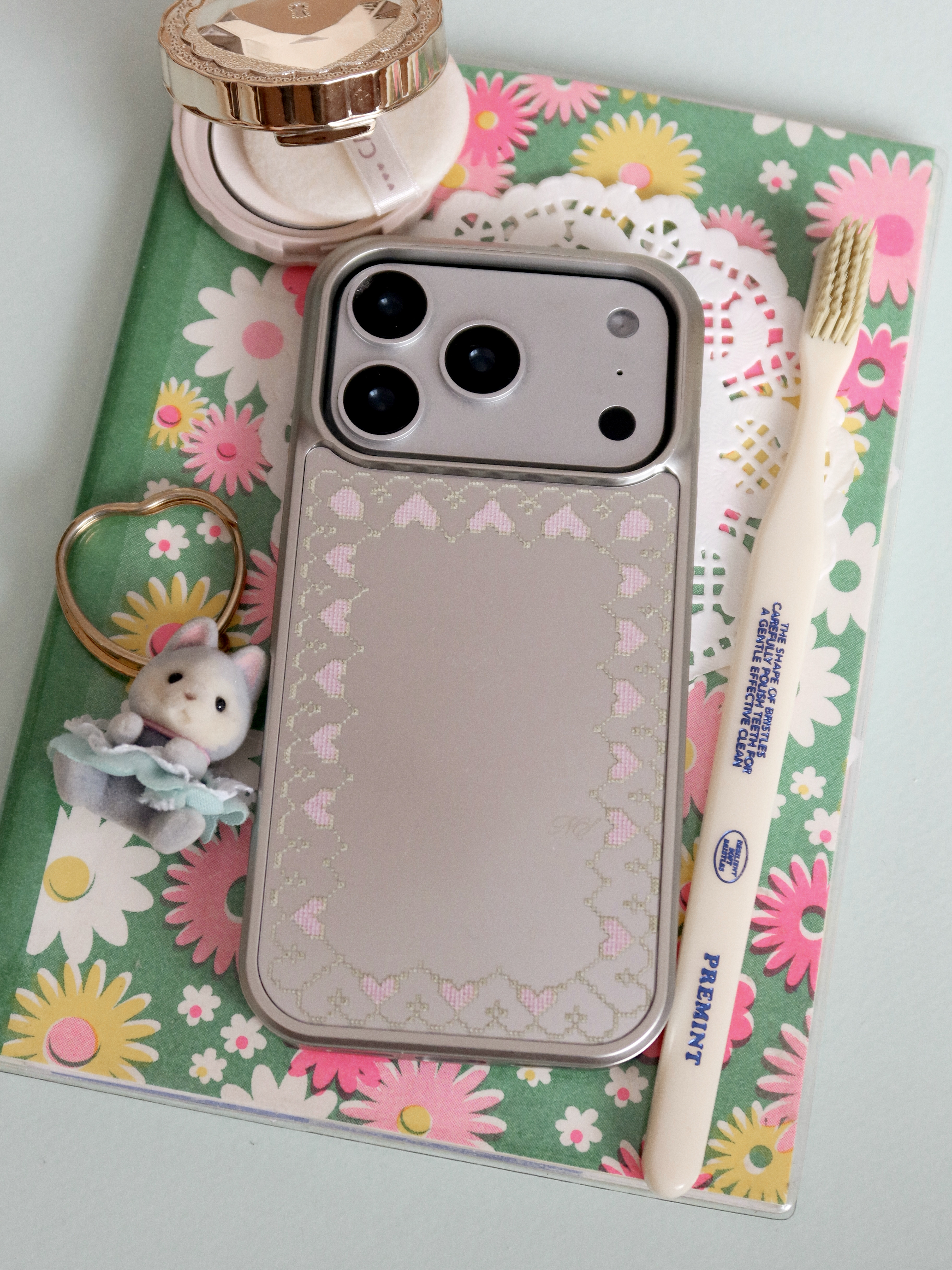 HEART FRAME SILVER BUMPER CASE (MAGSAFE MIRROR)