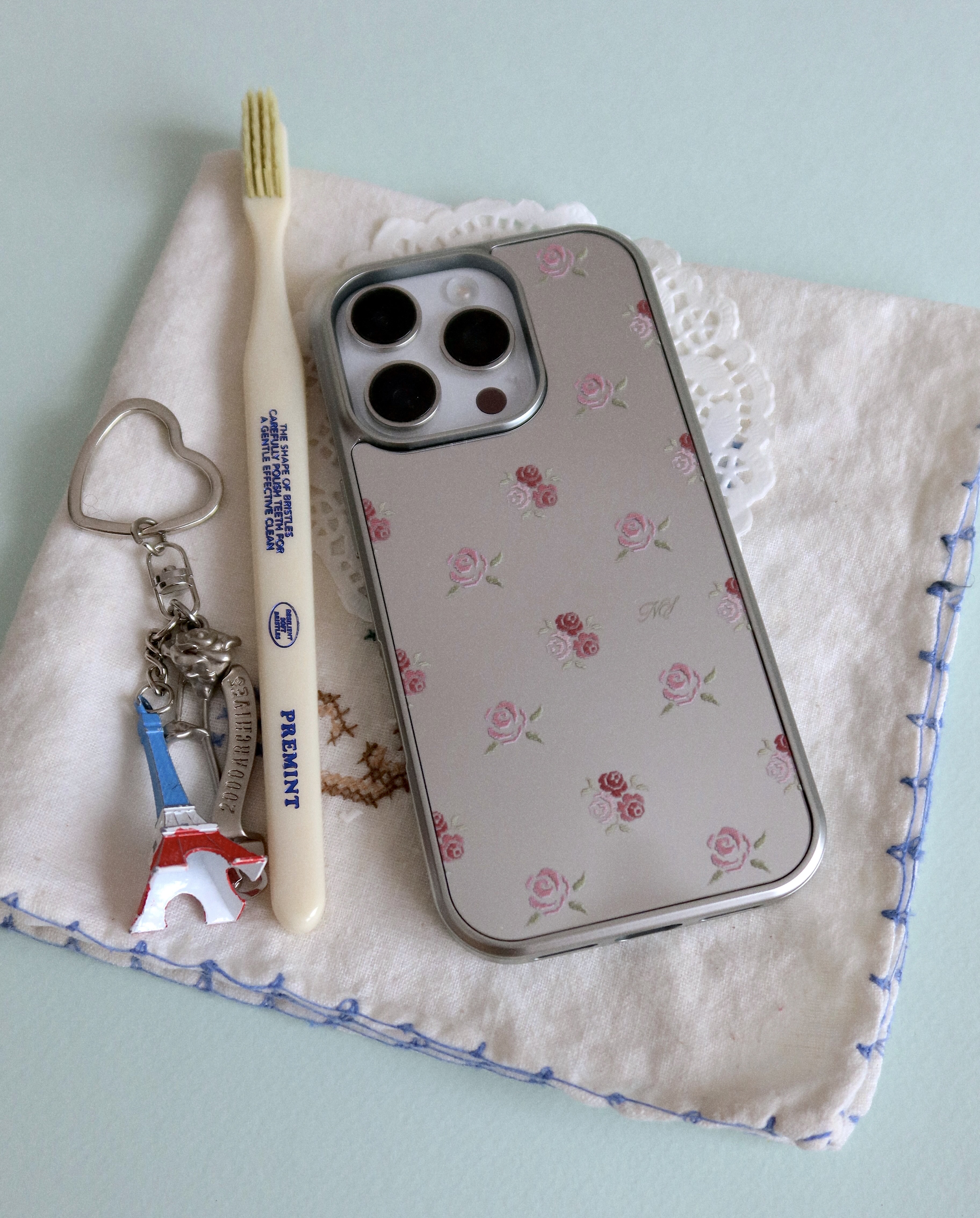 ROSE BOUQUET SILVER BUMPER CASE (MAGSAFE MIRROR)