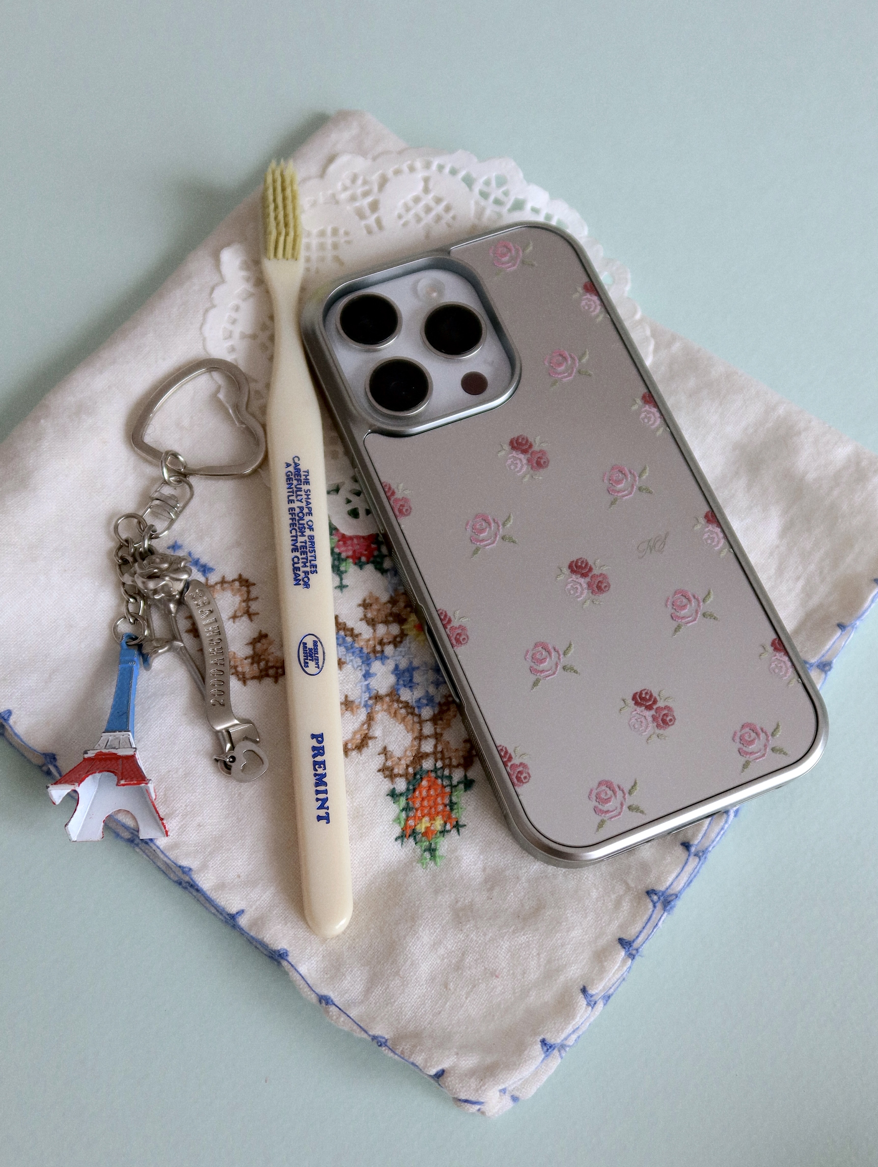 ROSE BOUQUET SILVER BUMPER CASE (MAGSAFE MIRROR)