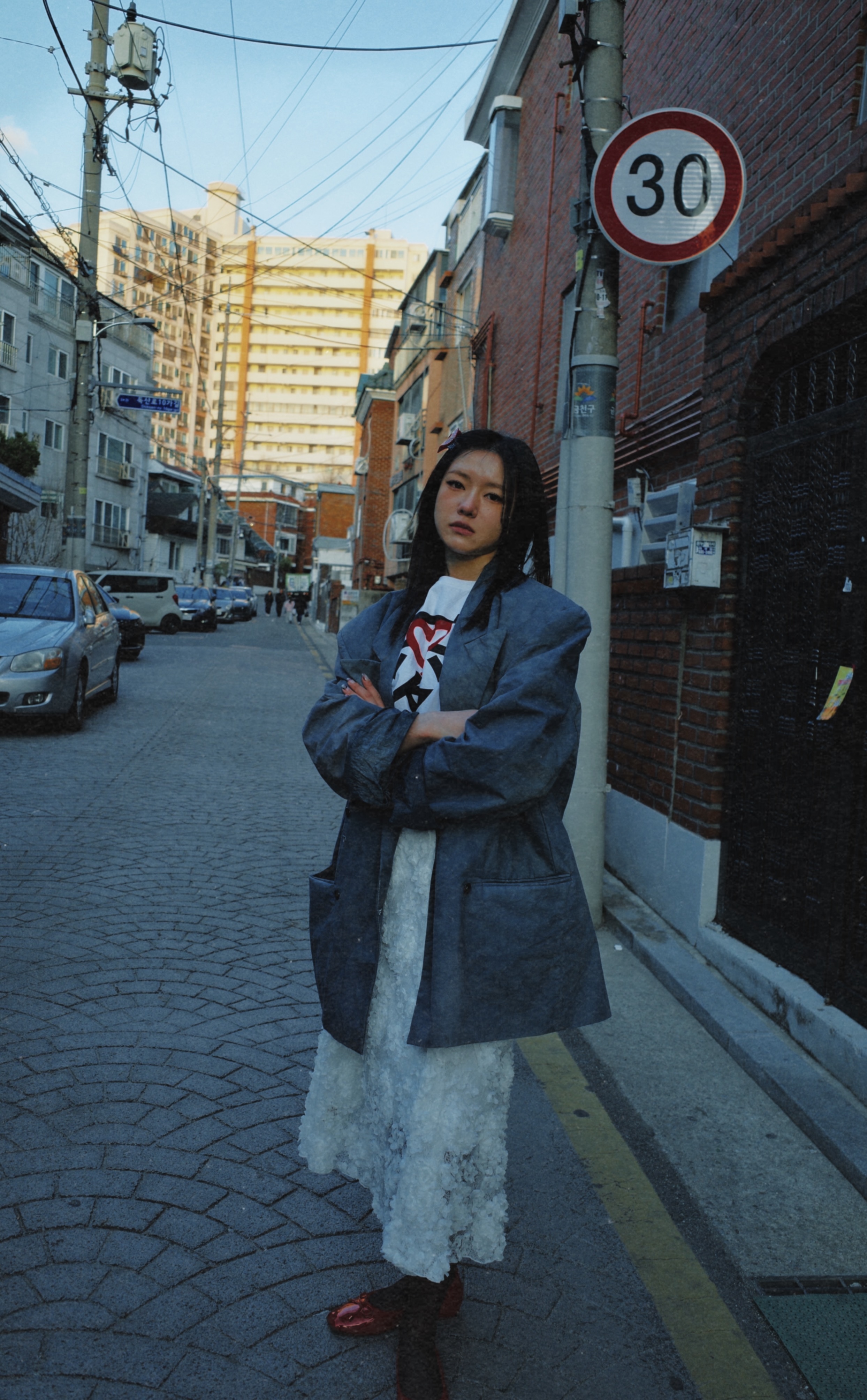 愛 (Love) cropped T-shirt / 사랑 애 크롭 반팔 티셔츠'  (pre-order)