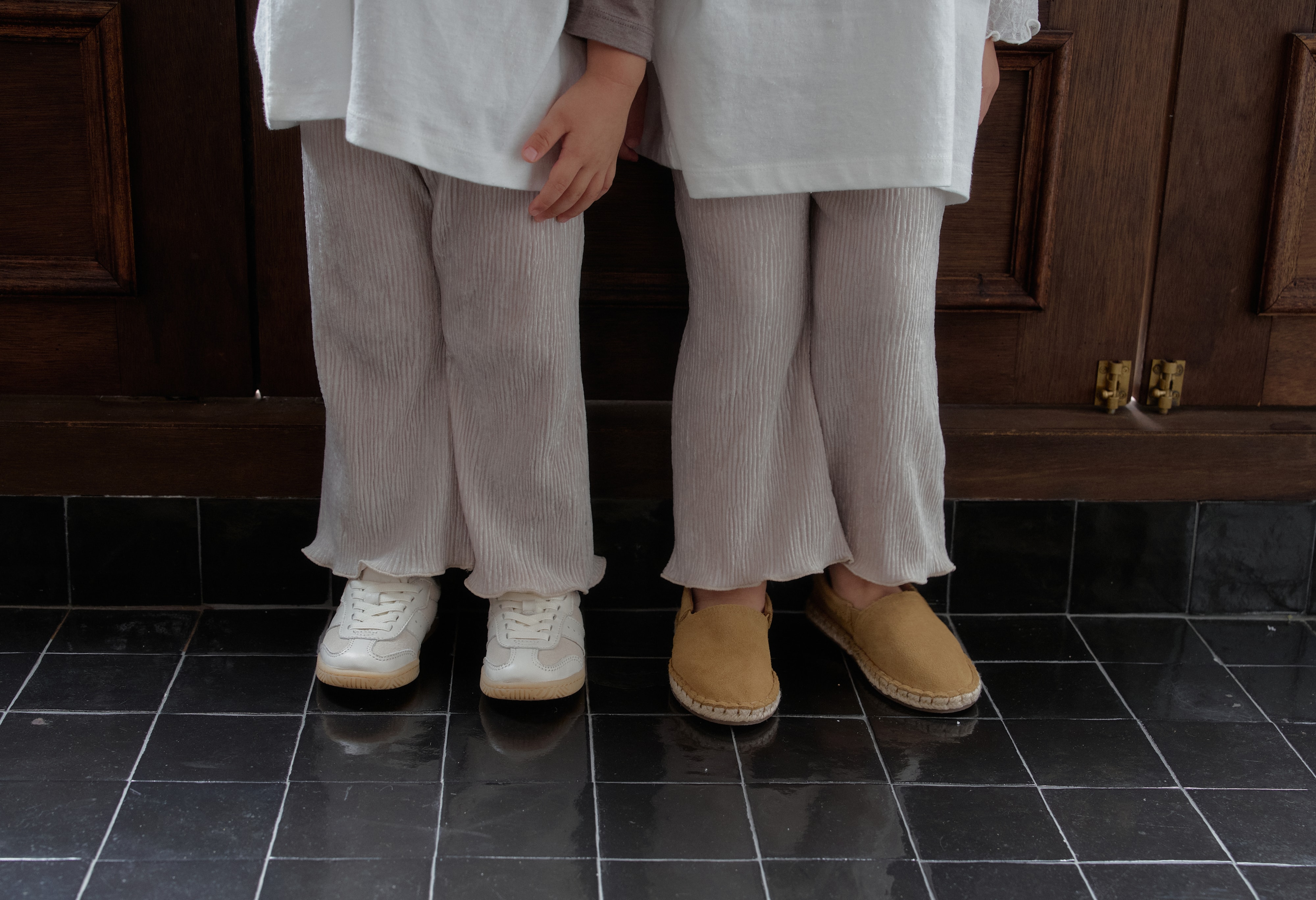 Bella Velvet Pleated Trousers - Beige