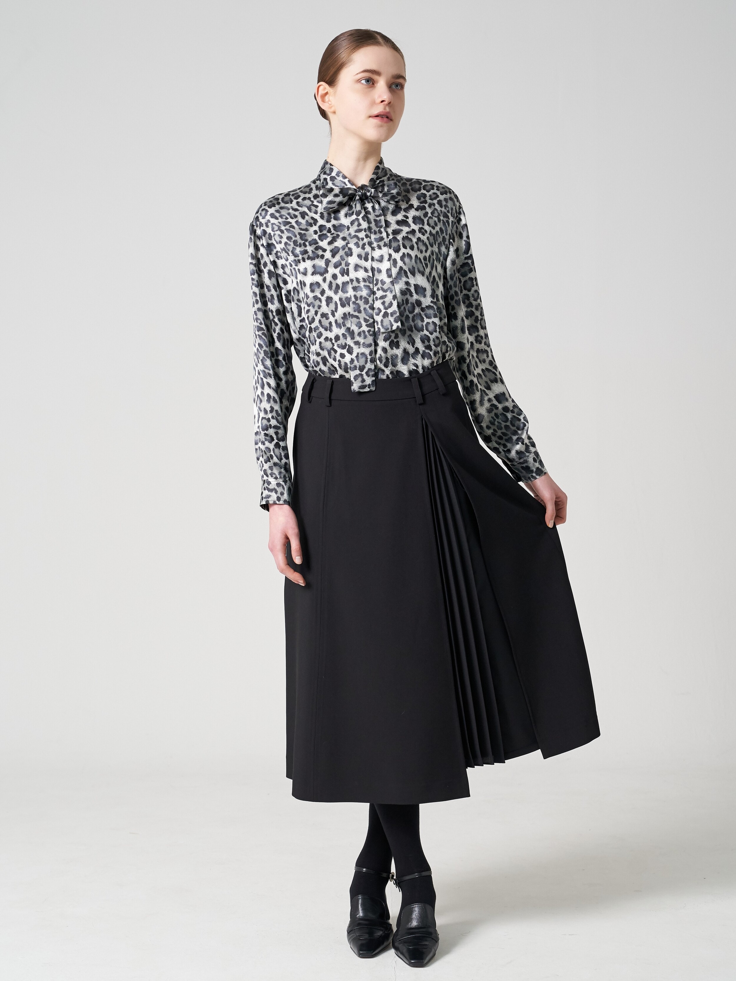 Pleated midi skirt