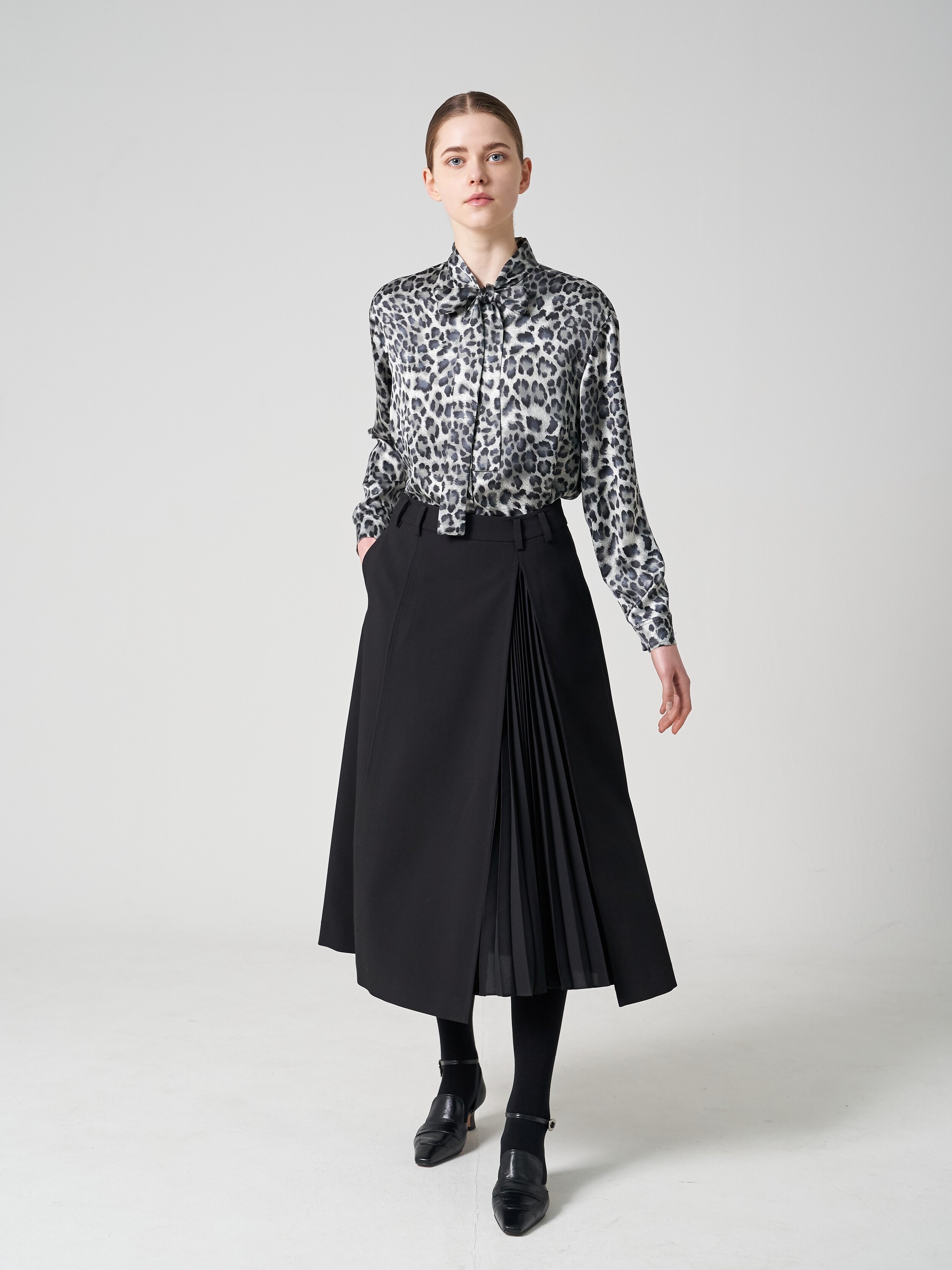 Pleated midi skirt