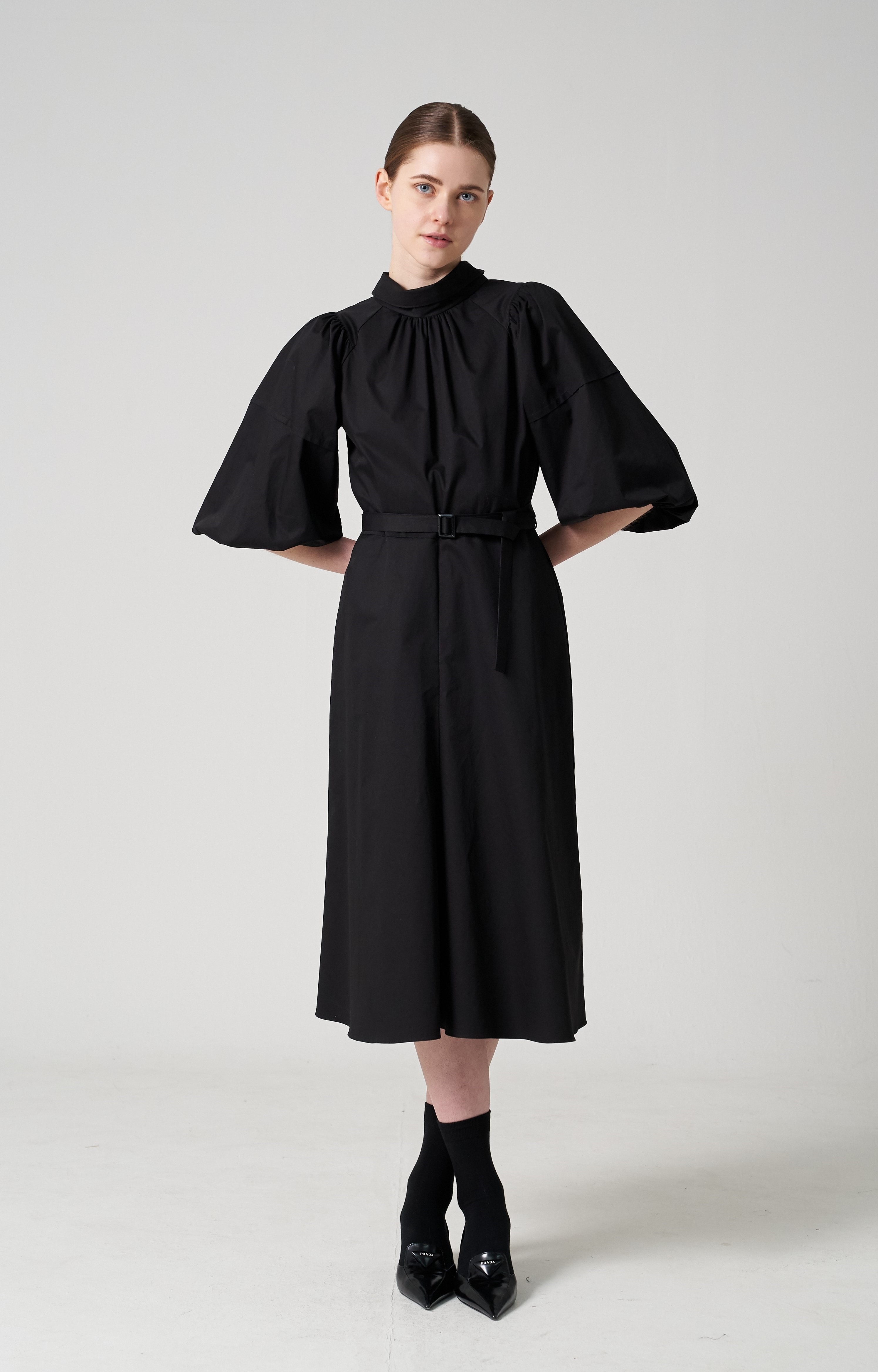 Poplin puffy sleeves black dress