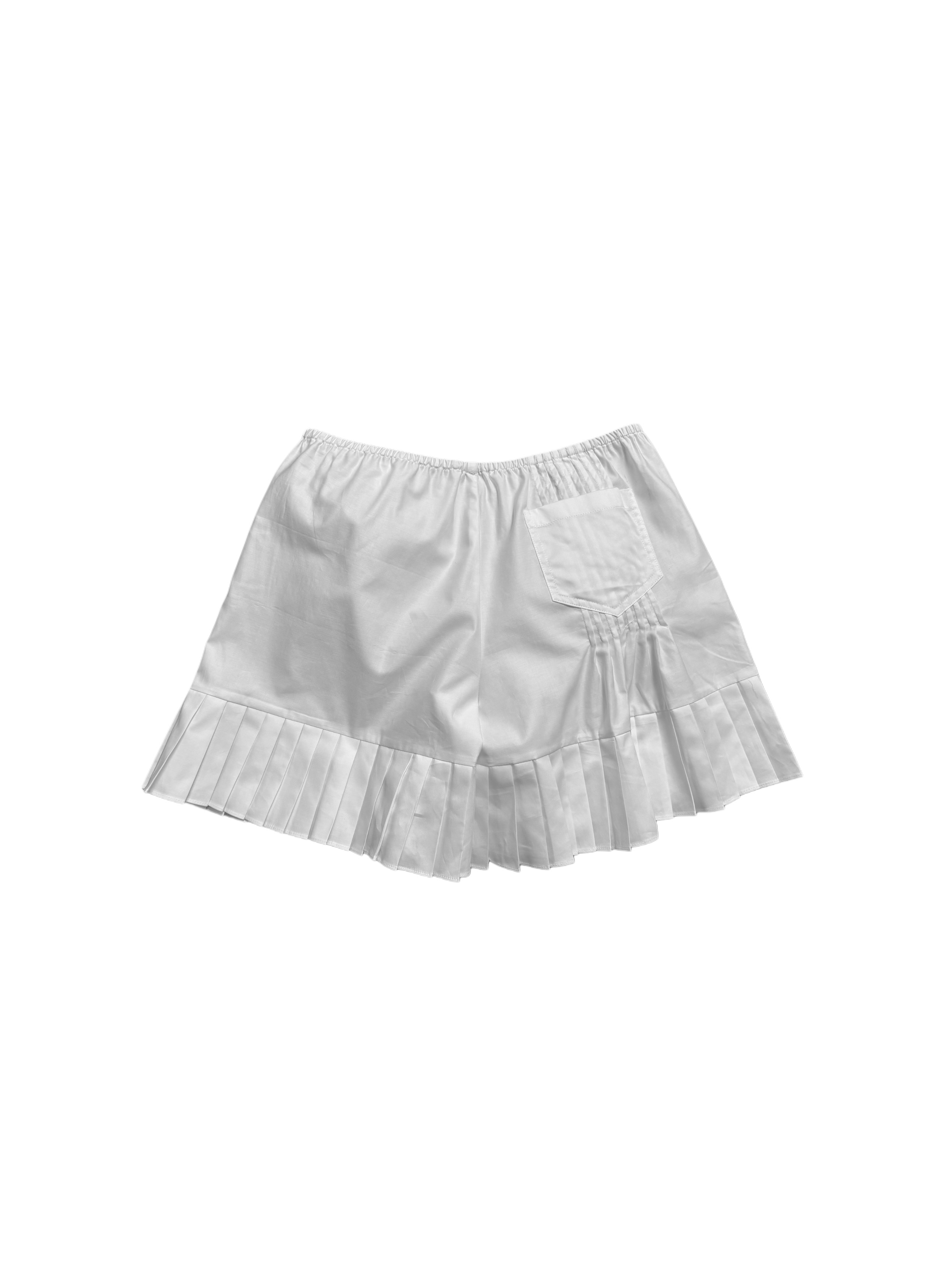 Back pintuck pointed pleats shorts