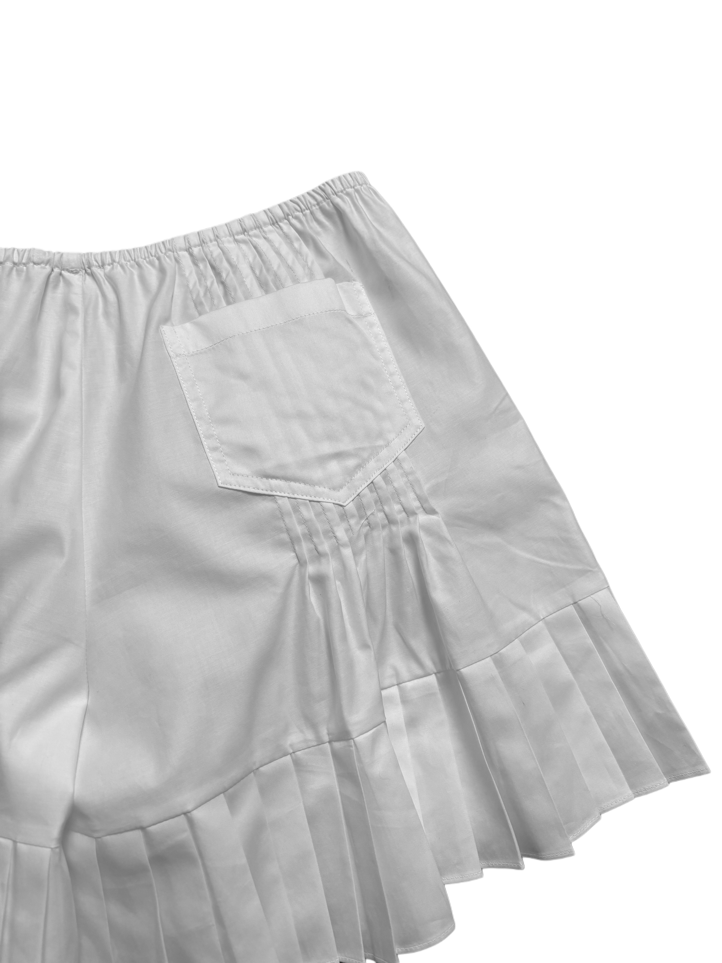 Back pintuck pointed pleats shorts